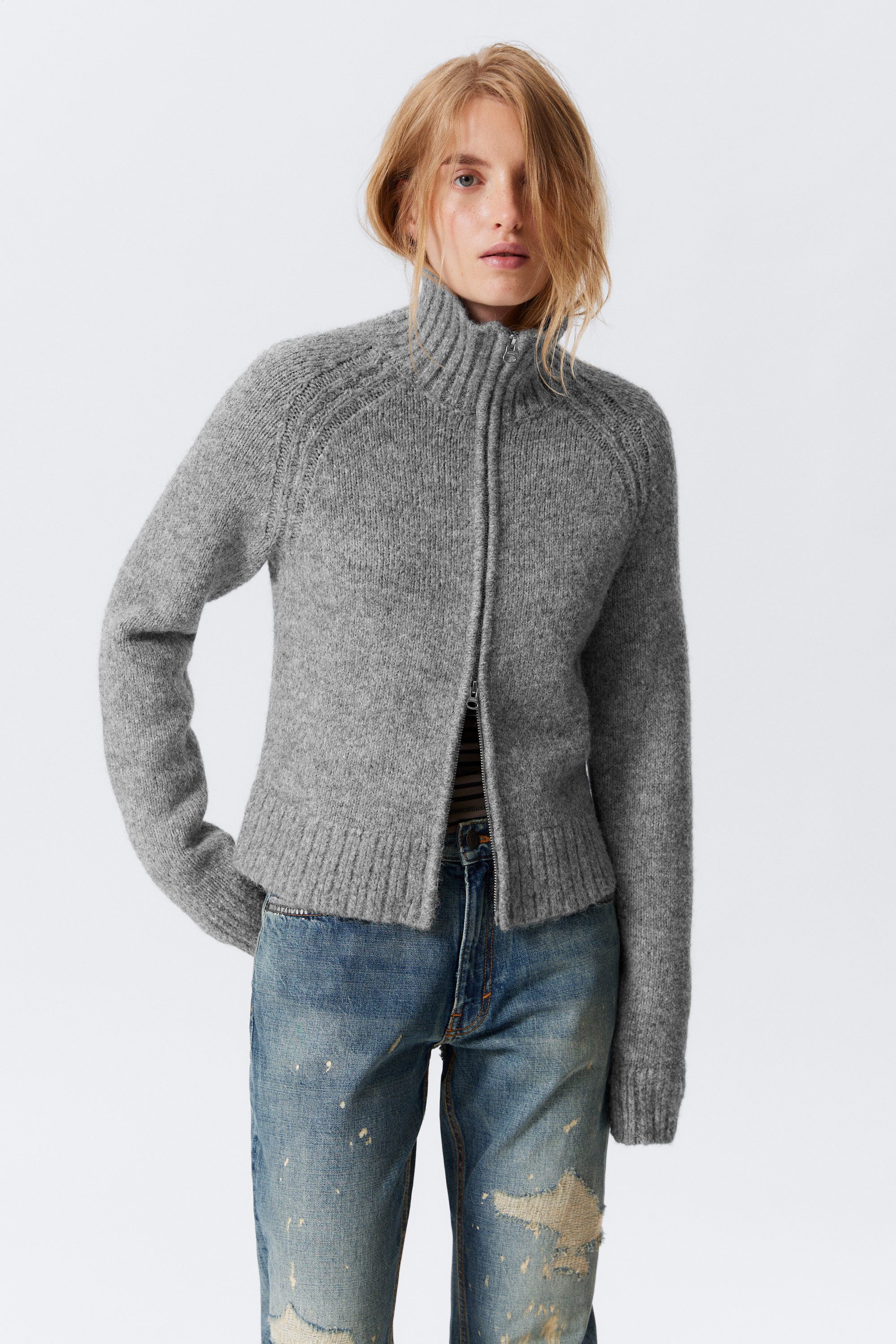 Grau meliert - Weicher Strick-Cardigan mit Reißverschluss - 2