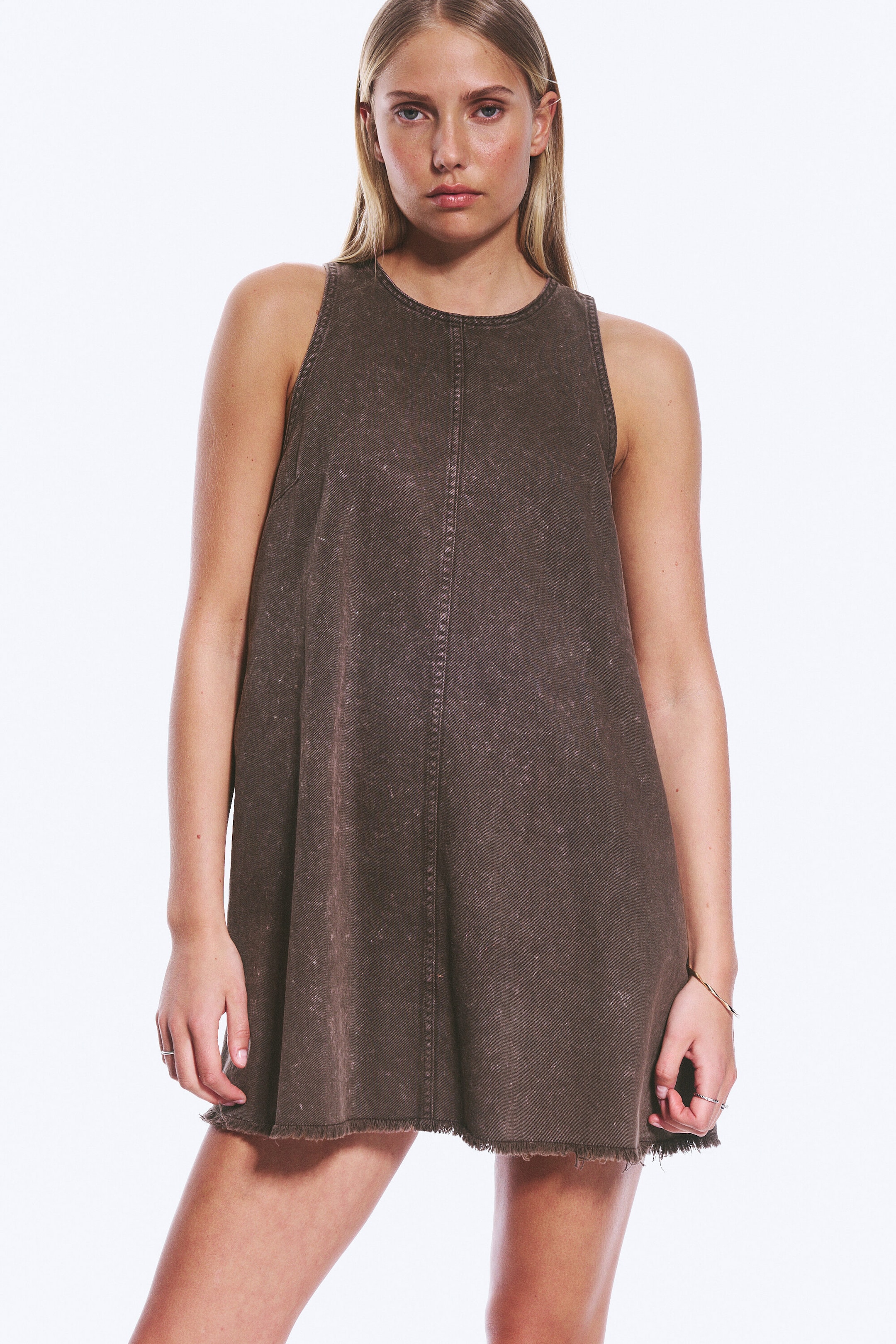 Verwaschenes Dunkelbraun - Ärmelloses Minikleid aus Baumwoll-Twill - 2