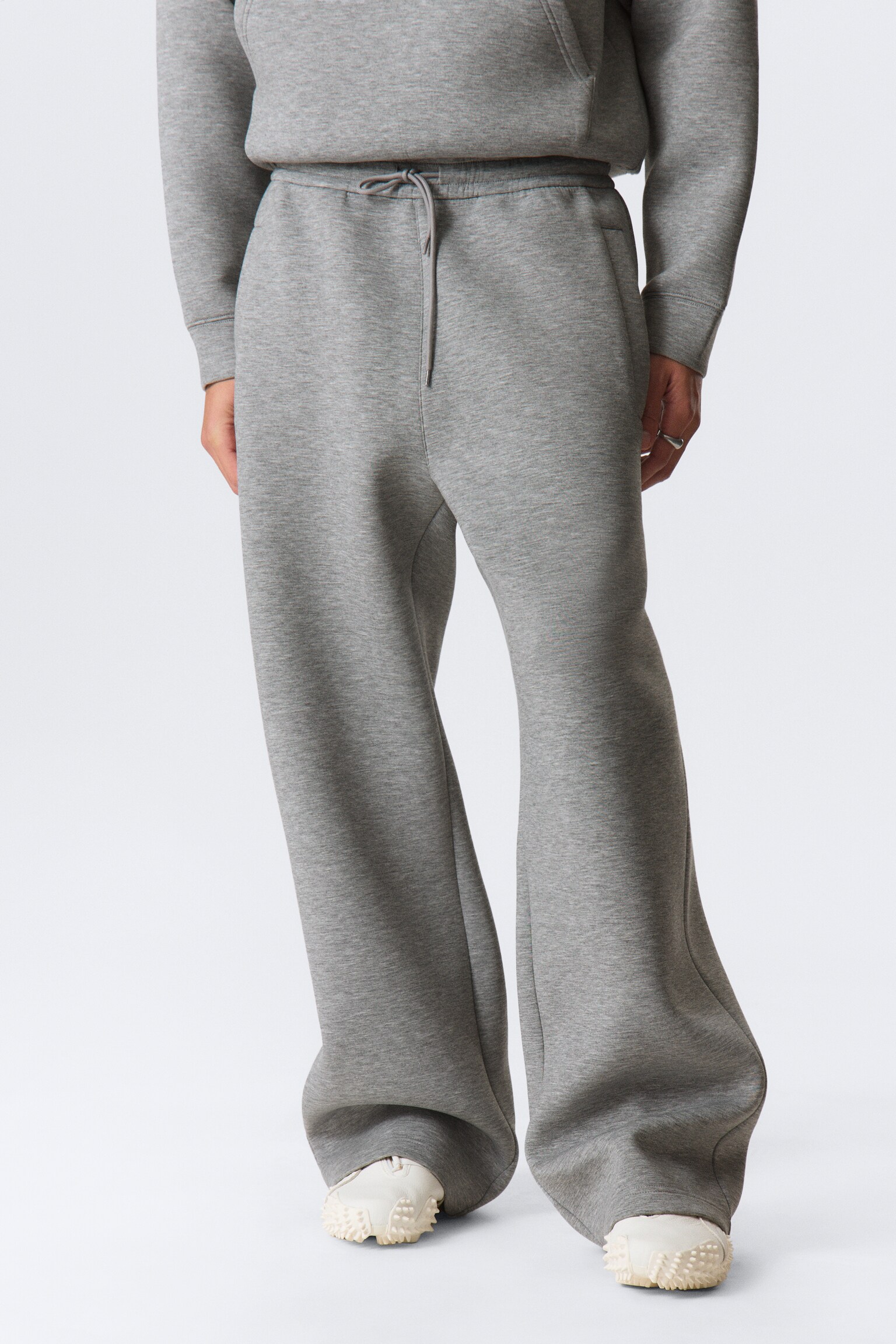Spodnie dresowe scuba Loose Fit - Grey Melange/Czarny/Ciemnogranatowy/Ciemnobrązowy - 4