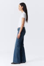 Mine Blue - Mittelblau - Nova Low Waist Slim Bootcut Leg Jeans - 2