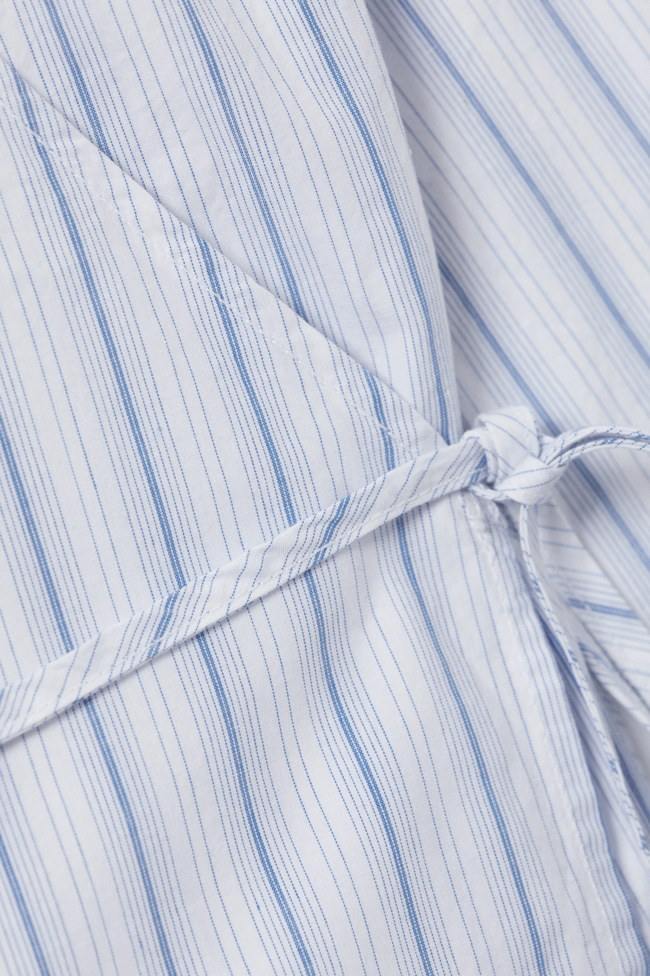 Προβολή μεγαλύτερης εικόνας: Long-Sleeved Wrap Poplin Shirt - Ριγέ Μπλε - Ladies | H&M GR 2