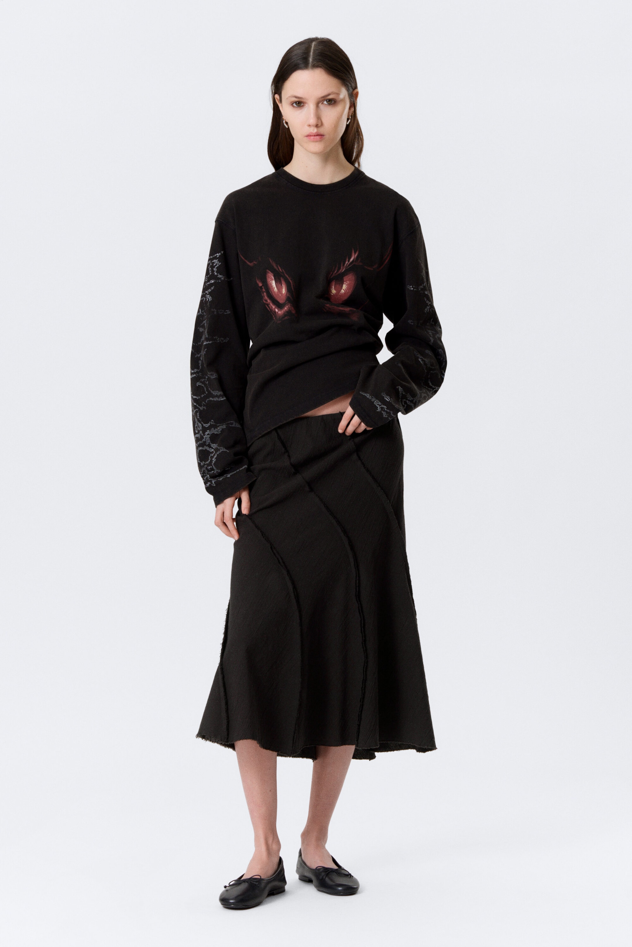 Black - Mid Rise Curved Seam Midi Skirt - 1