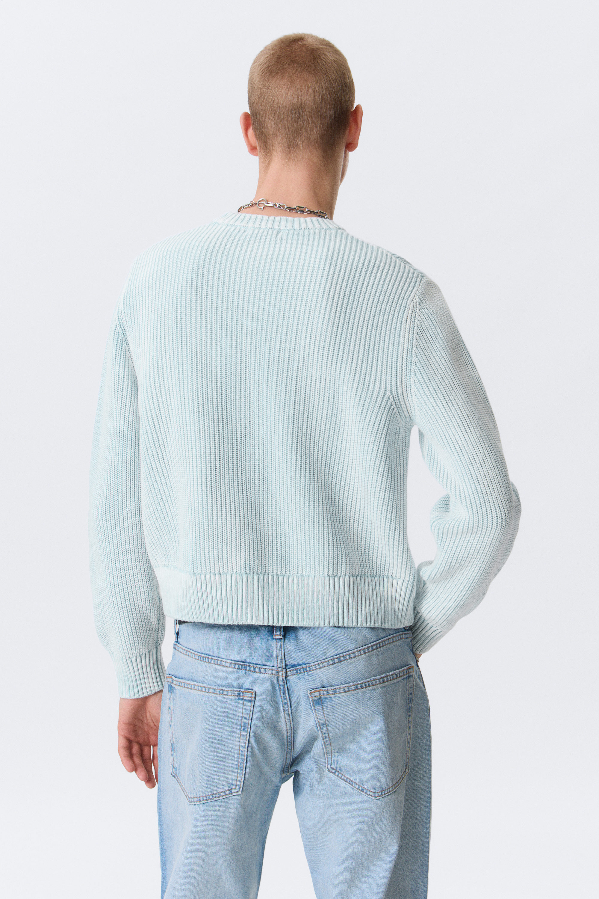 Gewaschenes Hellblau - Verkürzter Strickpullover aus Baumwolle - 3