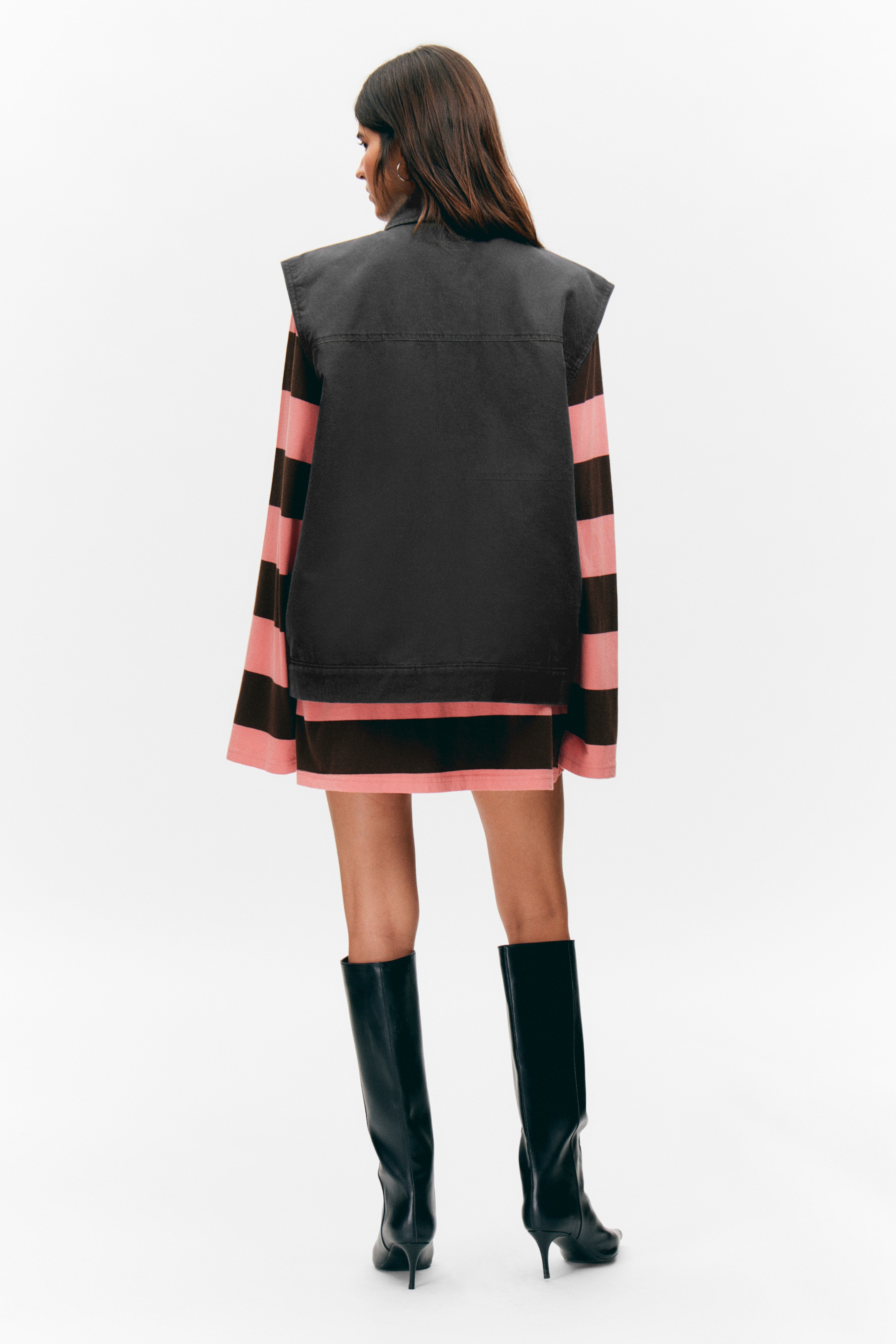 Agrandir l'image: Gilet sans manches en toile légèrement matelassée - Noir - FEMME | H&M FR 4
