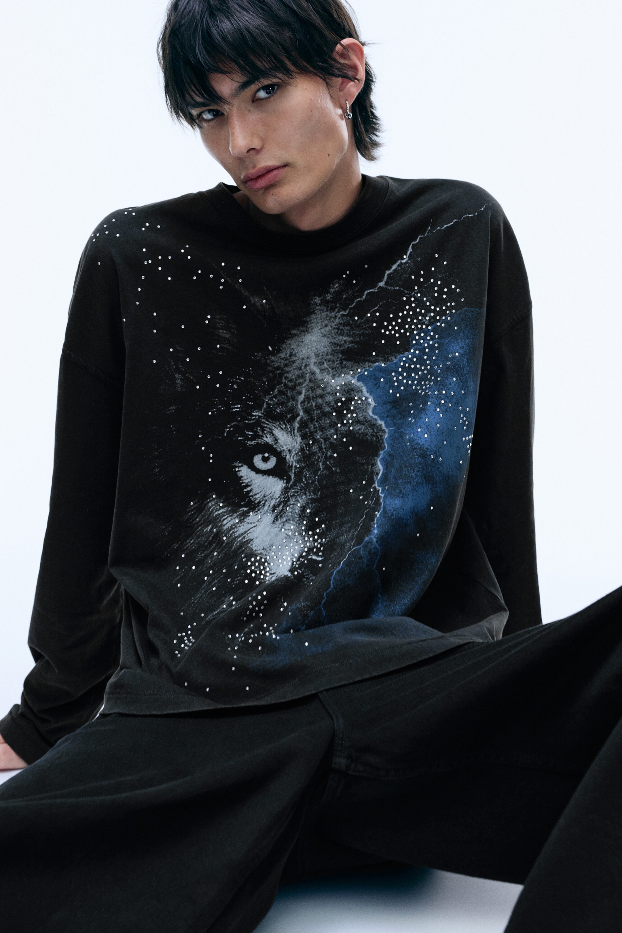 Schwarz - Blitzmotiv - Oversized Longsleeve mit Grafikprint - 1