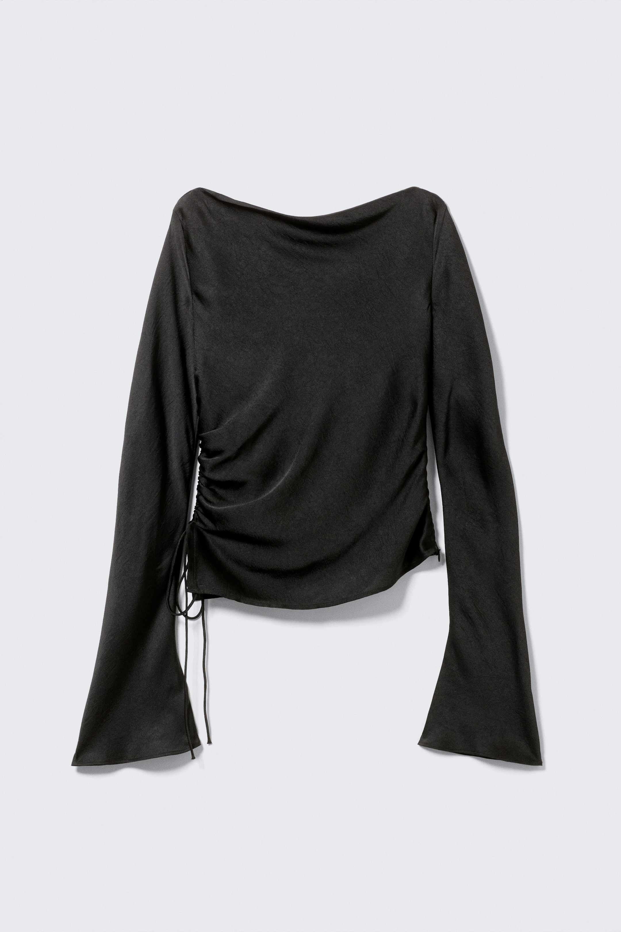Svart - Rynkad trumpetärmad topp med båtringning - 3