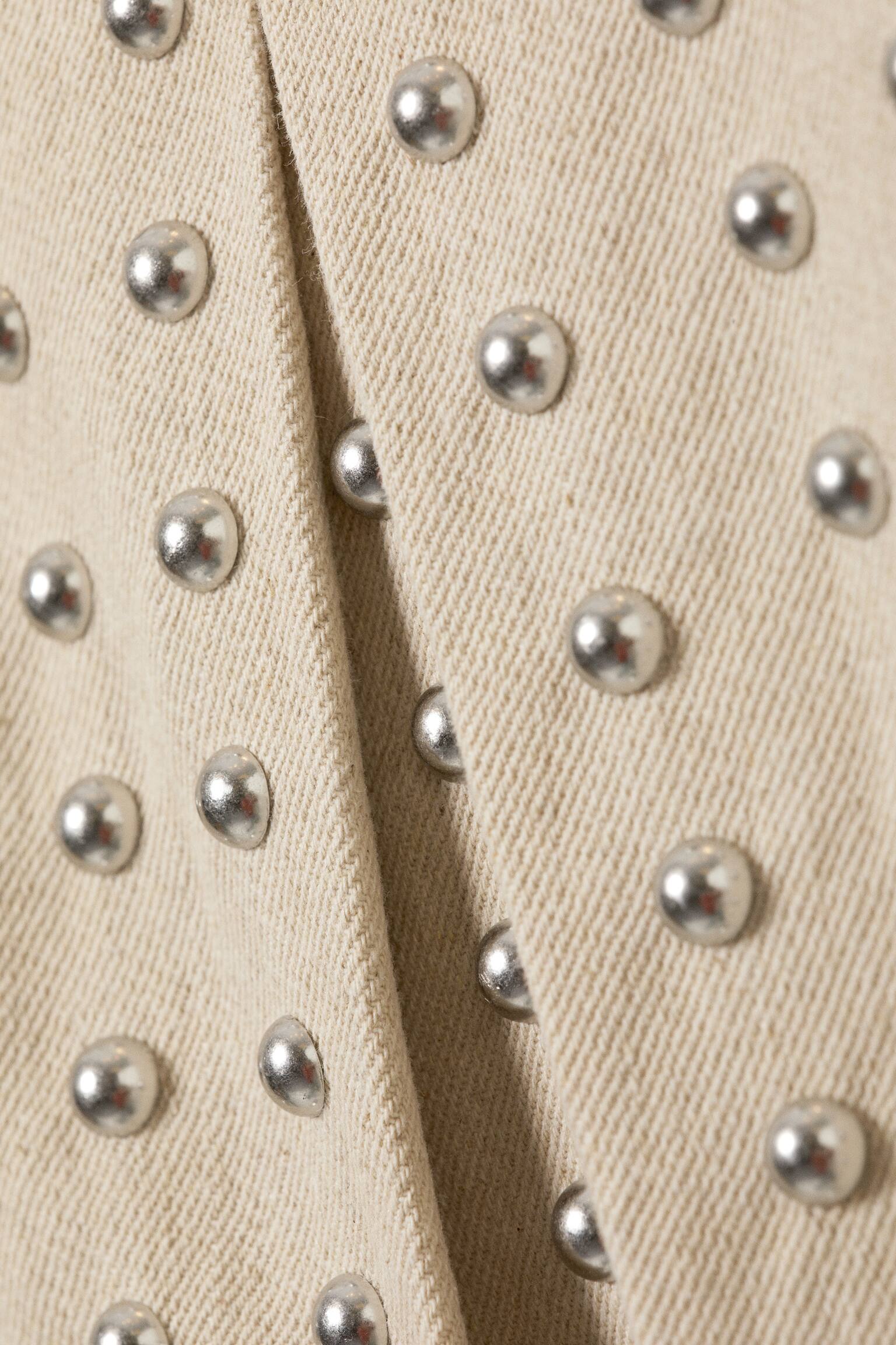 Minirock mit Falten und Nieten - Beige - 4