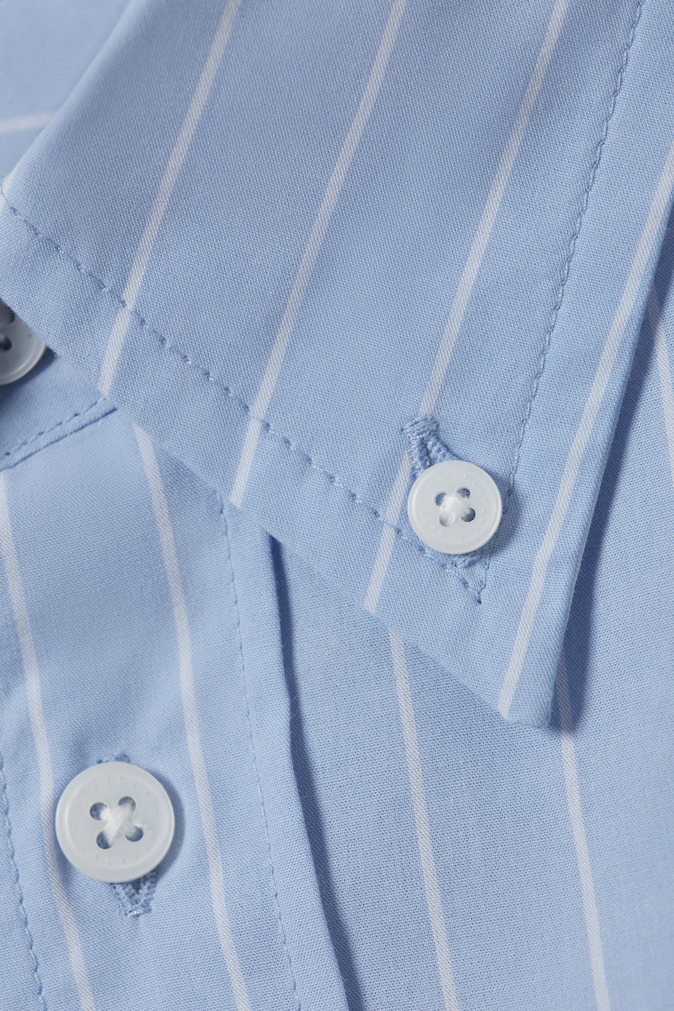 Se større billede: Oversized stribet poplin-skjorte med knapper - Stribet lyseblå - HERRE | H&M DK 6