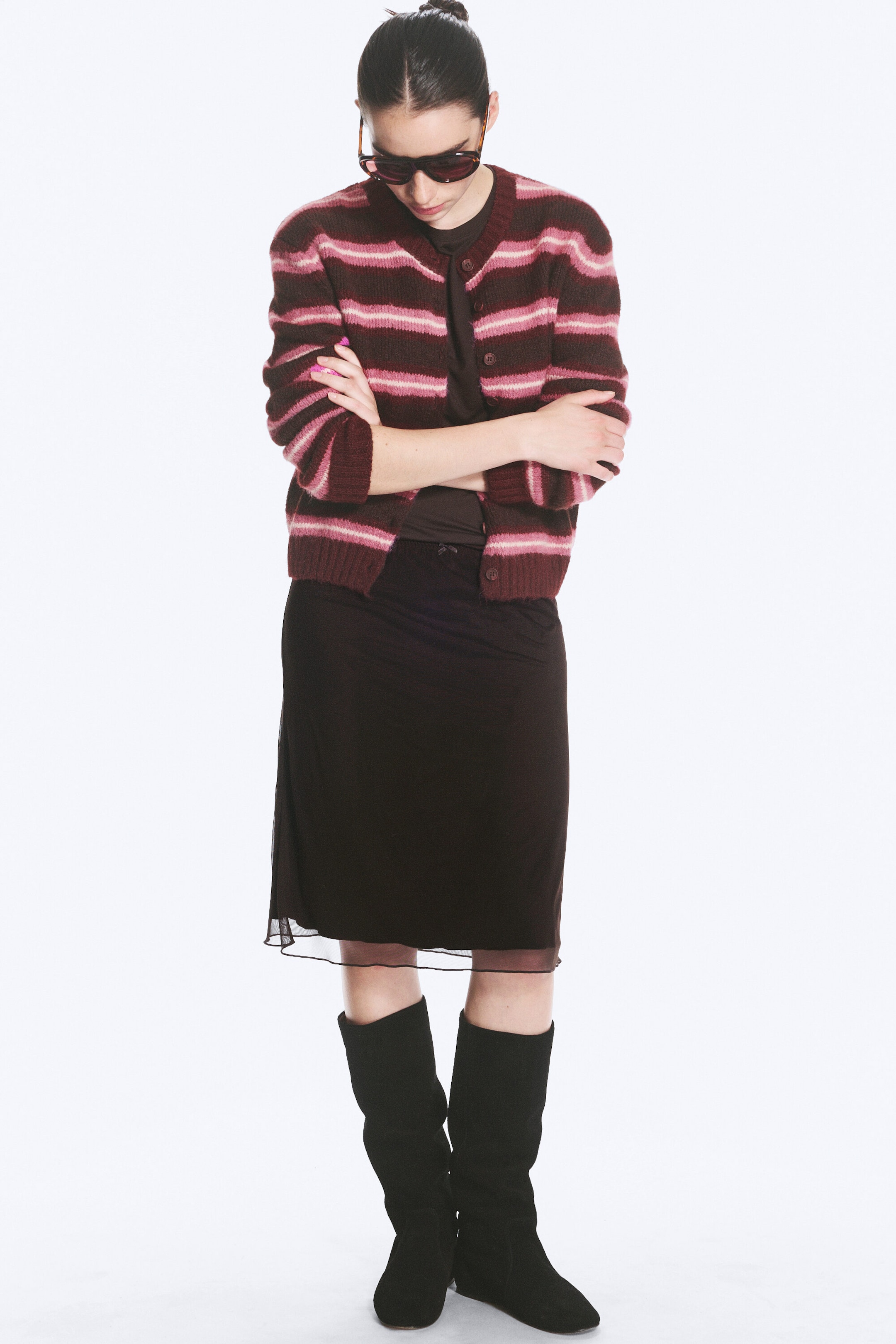Dunkelrot & rosa gestreift - Gebürstete Strickjacke mit Knöpfen - 2