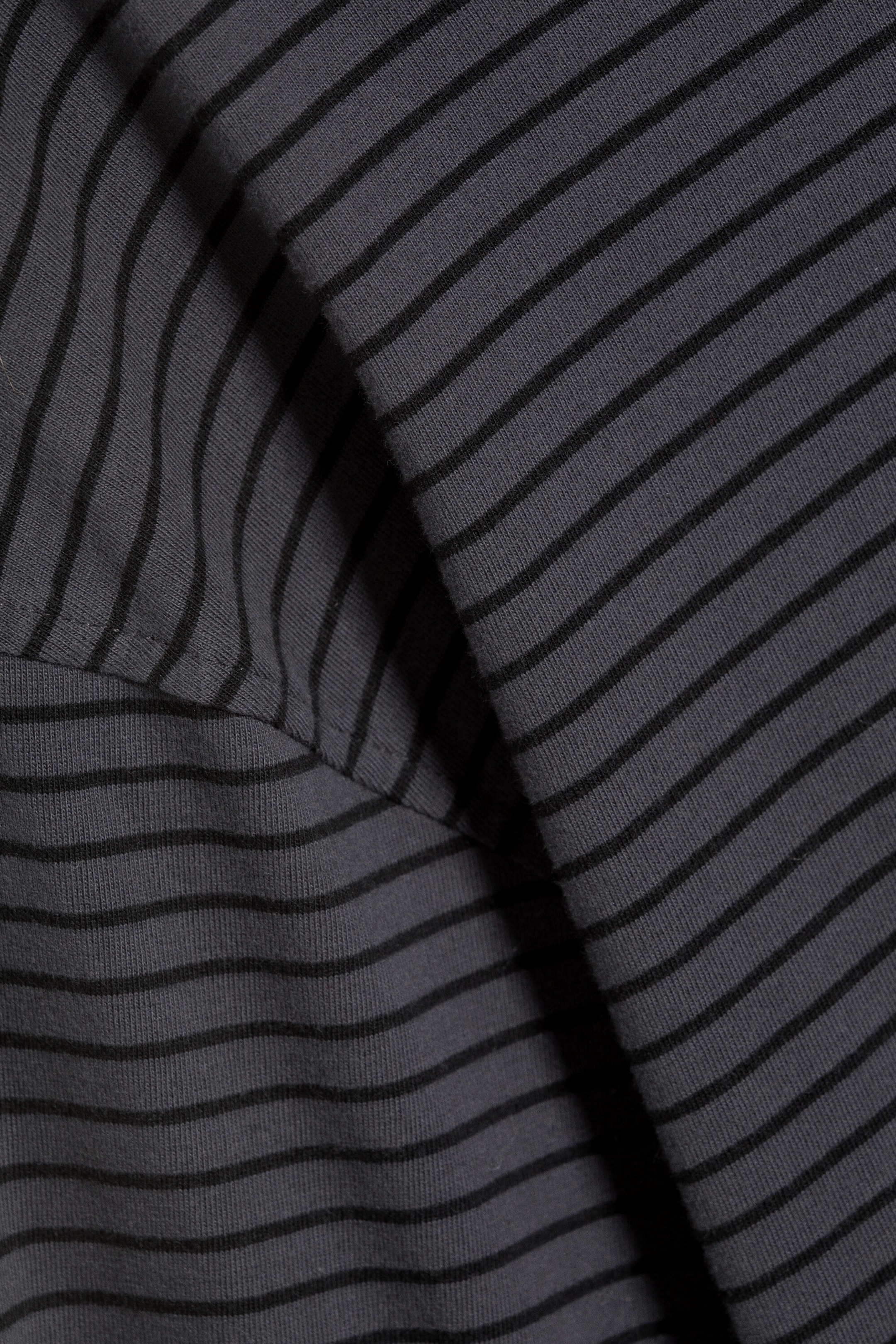 Striped Dark Grey - Oversized Long Sleeve T-shirt - 2