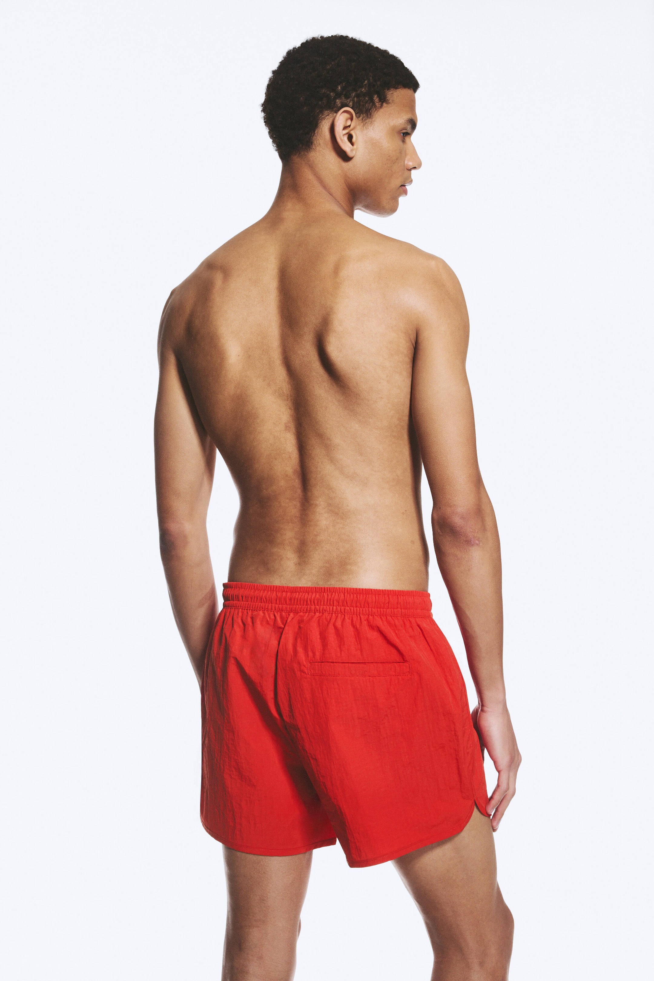 Rot - Strukturierte, mittellange Badeshorts - 2