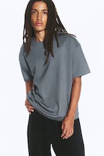 Dunkelgrau - Oversized T-Shirt im kastigen Fit - 0