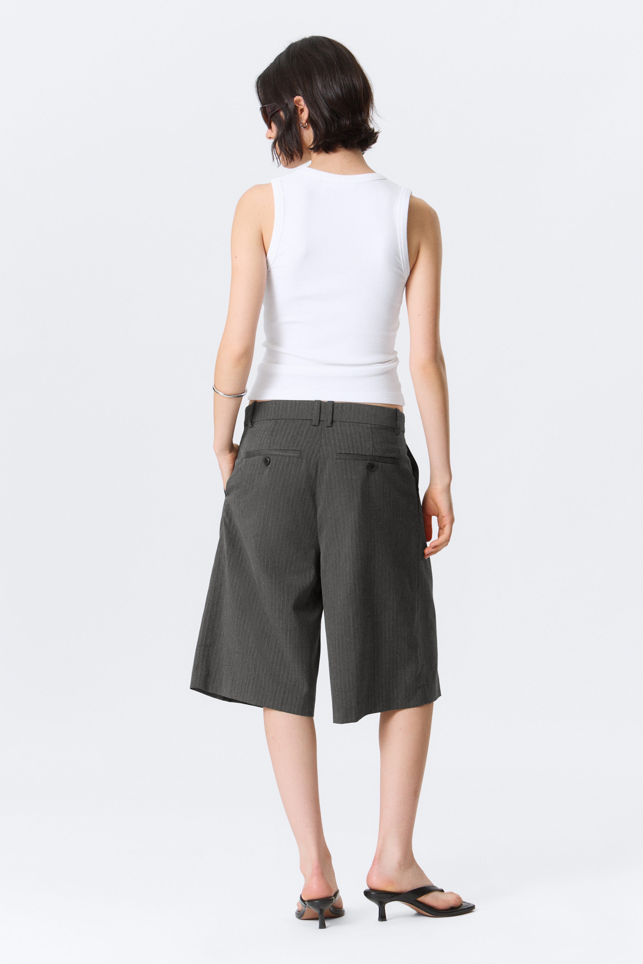 Dark Grey - Herringbone - Low Rise Loose Pleated Suiting Shorts - 2