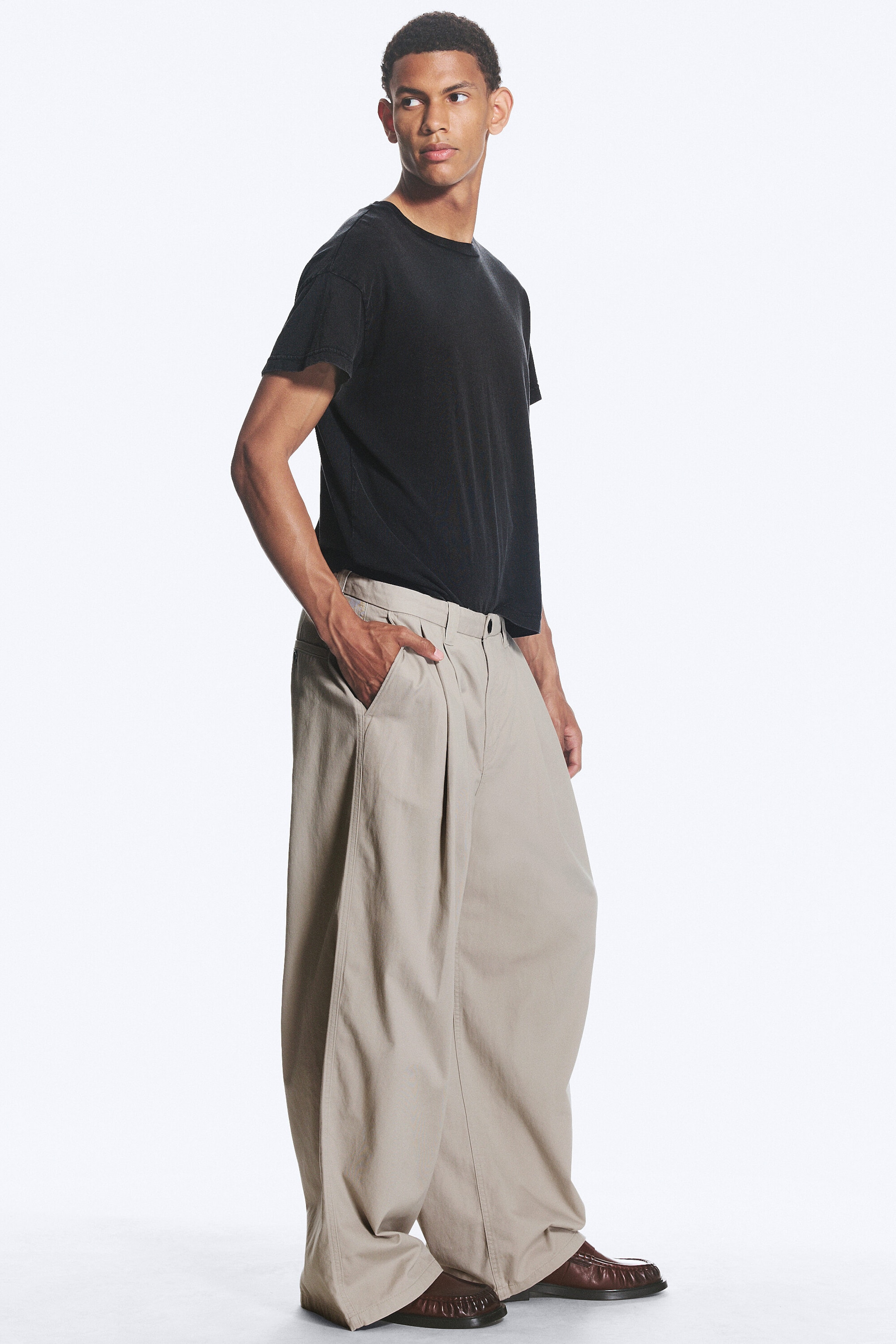 Lys støvet mole - Otis Baggy Plisserte Twill Chinos - 2