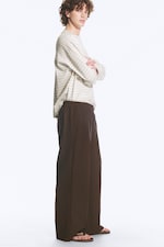 Donkerbruin - Ruimvallende wijde pantalon met plooien - 2