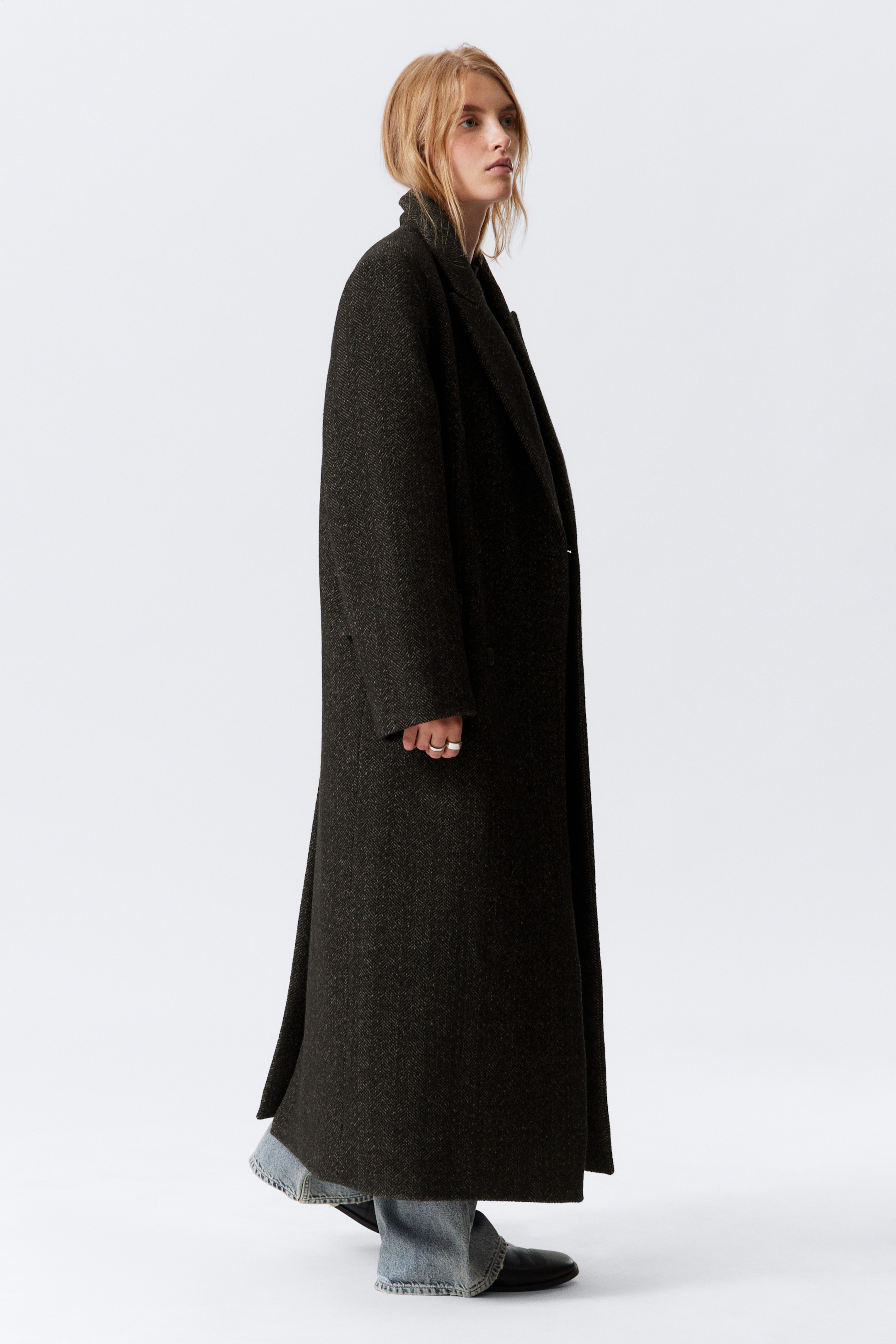 Zobrazit větší obrázek: Oversized Double-Breasted Wool-Blend Coat - Tmavě hnědá - ŽENY | H&M CZ 5