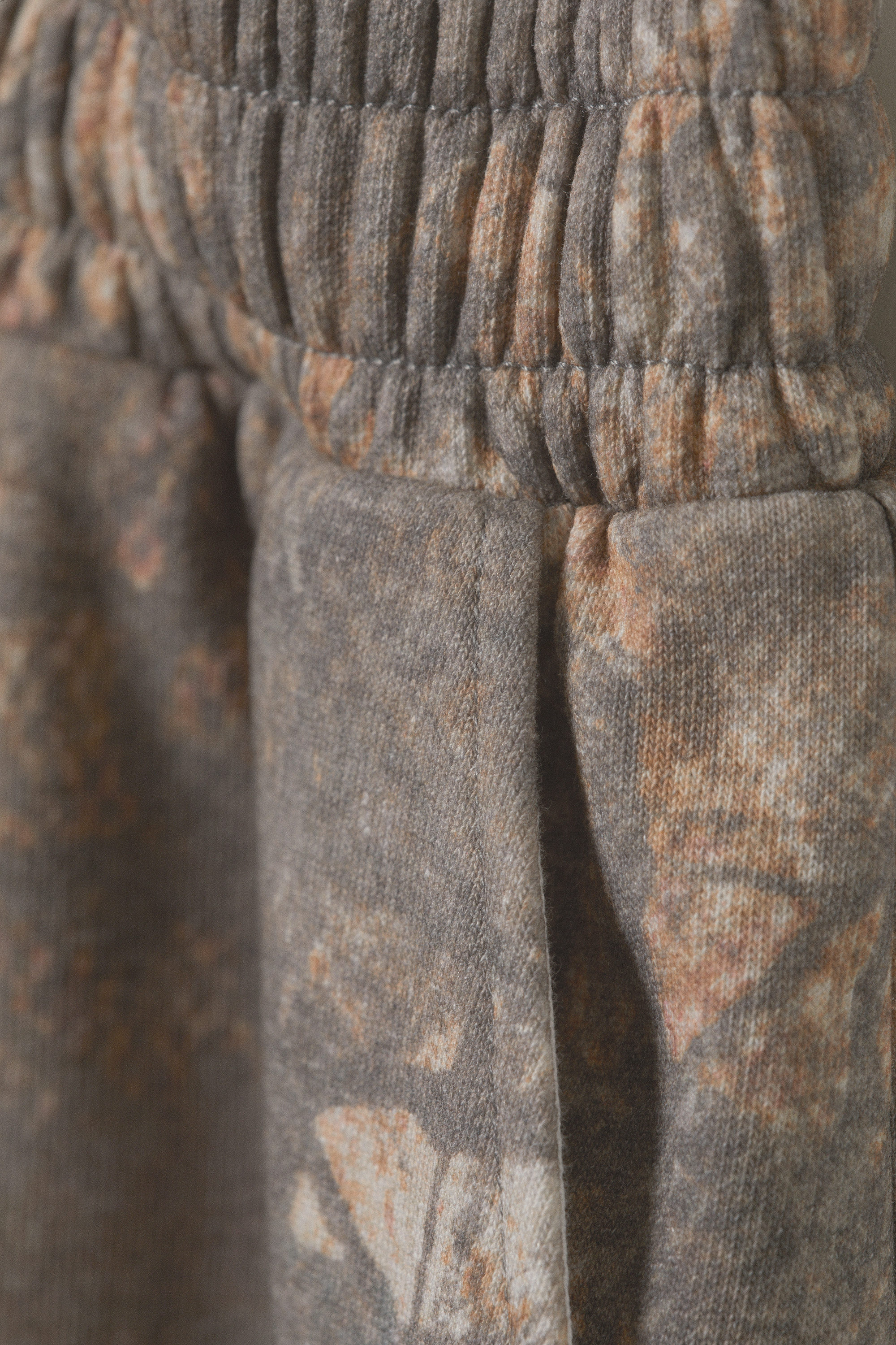 Kahki - Rustic Terrain - Printed Oversized Knee-Length Terry Shorts - 5