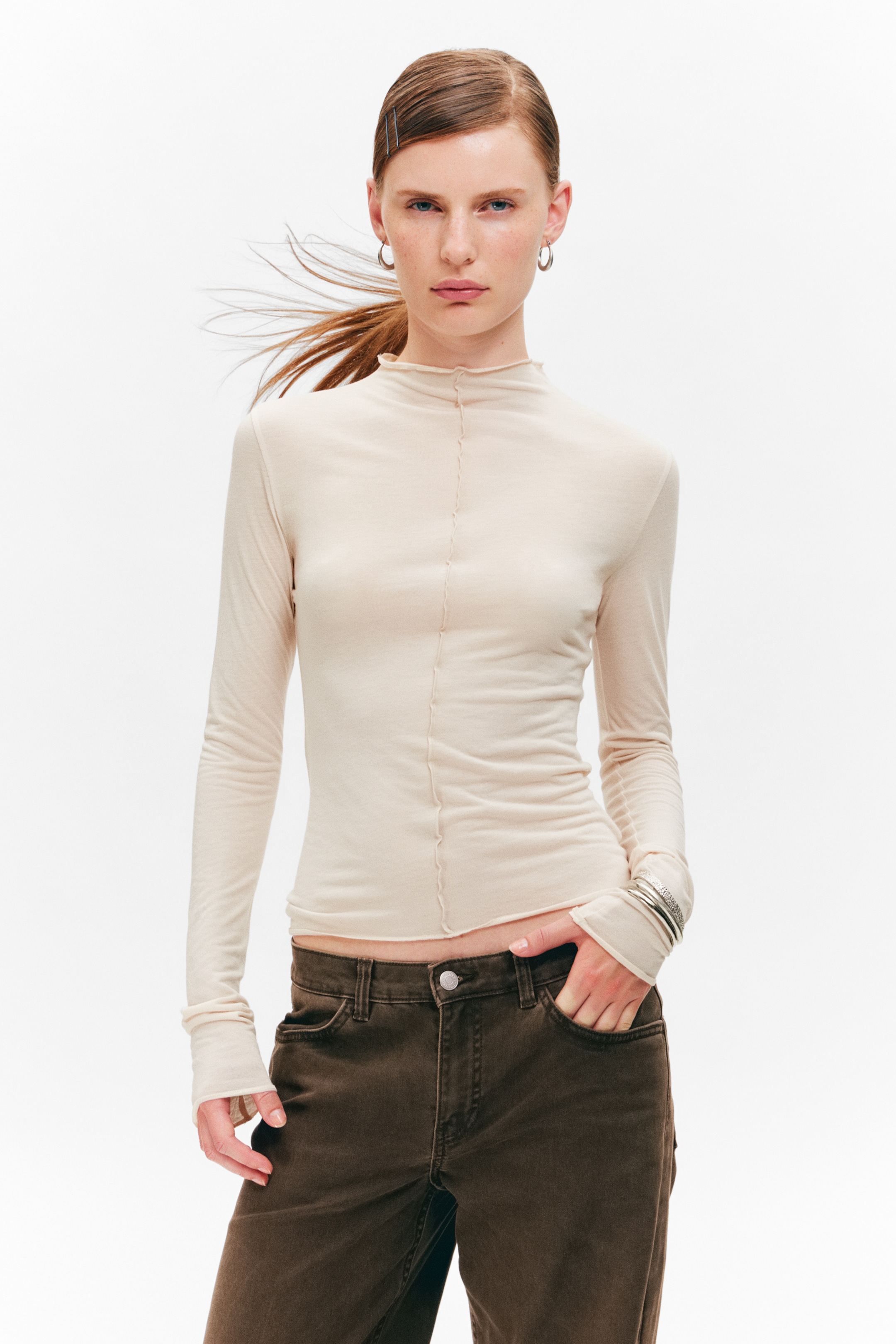 Zobrazit větší obrázek: Slim Fit Long-Sleeved Mock-Neck Top - Béžová - ŽENY | H&M CZ 1