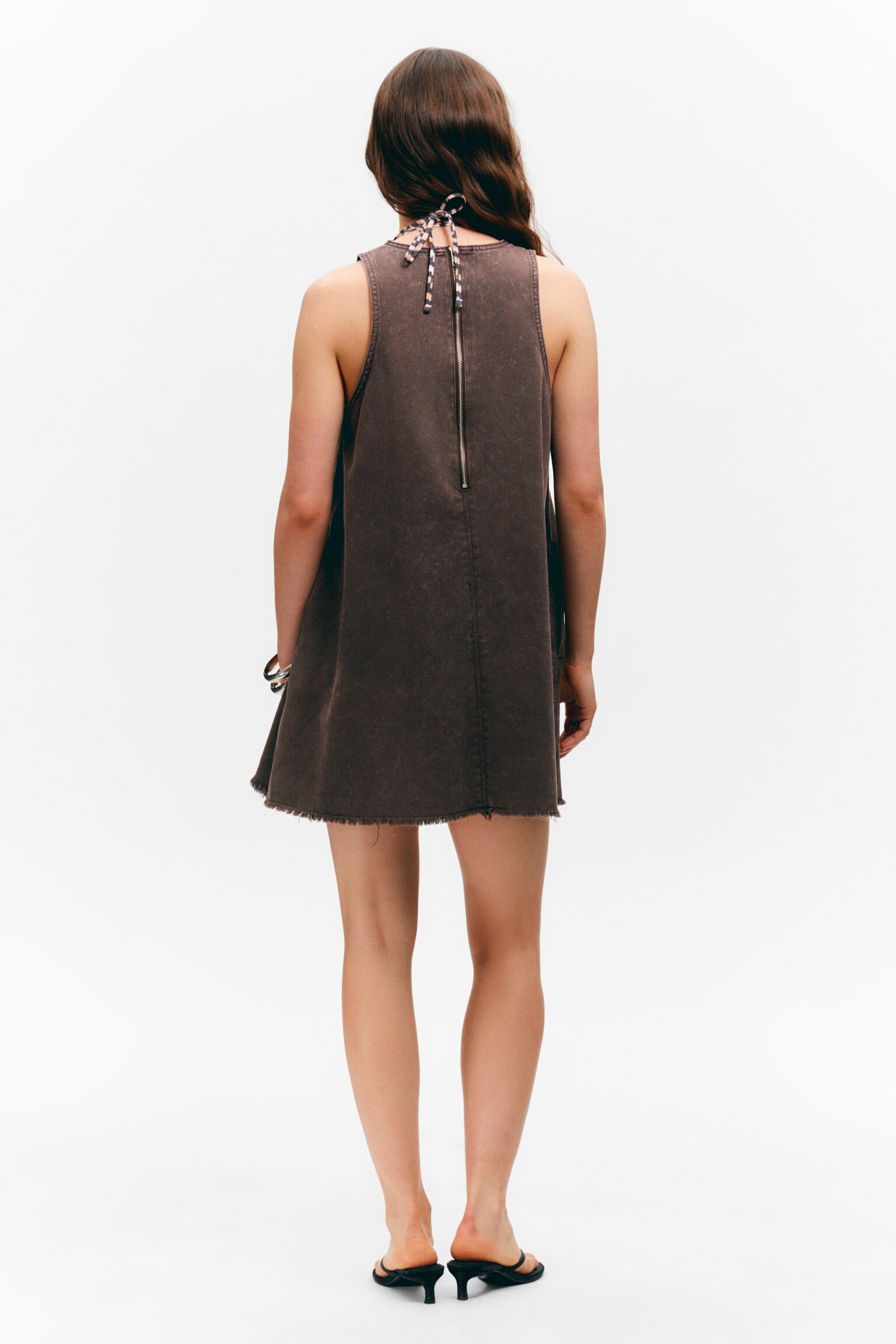 Ärmelloses Minikleid aus Baumwoll-Twill - Verwaschenes Dunkelbraun/Weiß/Verwaschenes Khakigrün - 3