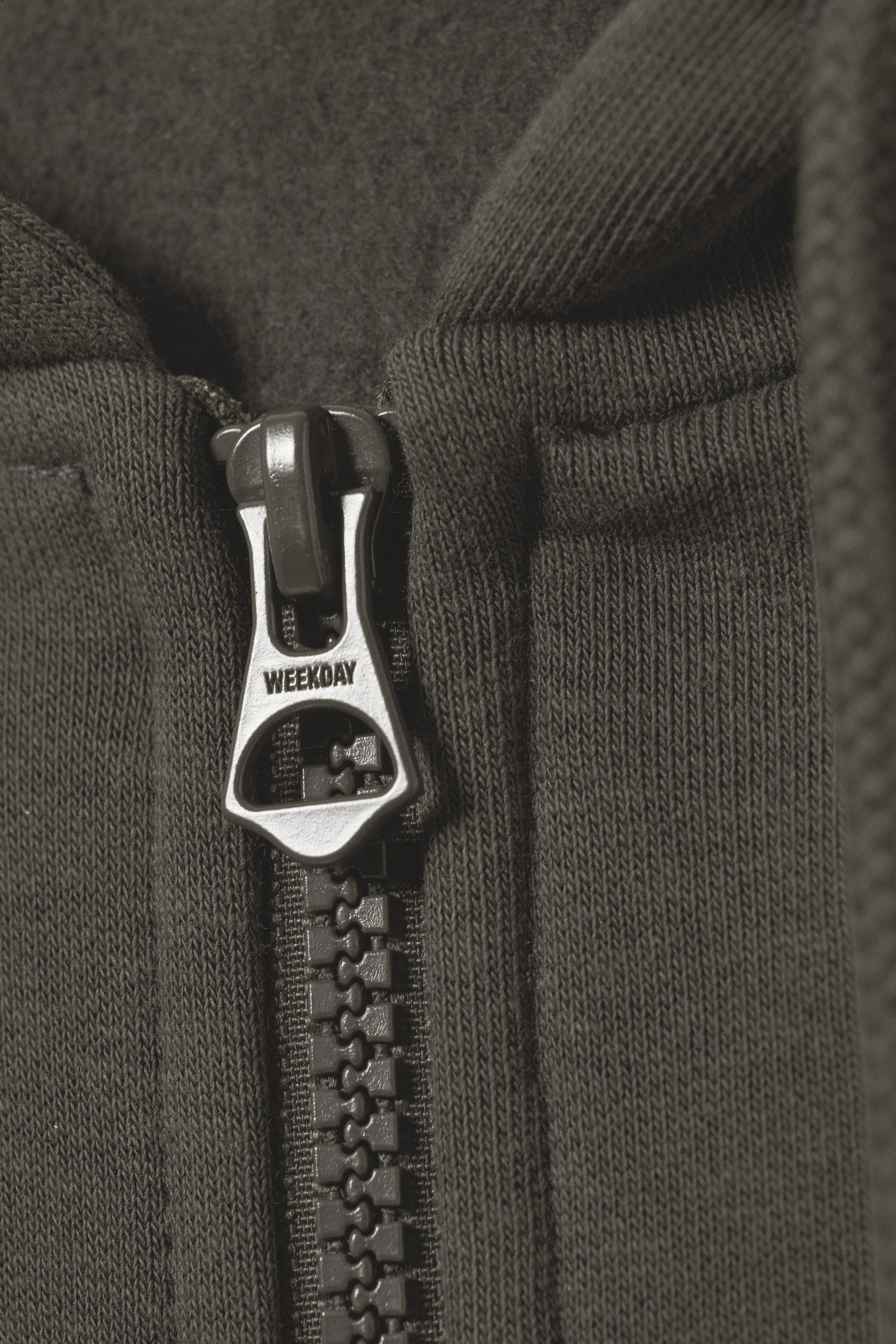 Dunkelgrau - Mini-Kapuzenjacke mit Reißverschluss - 2