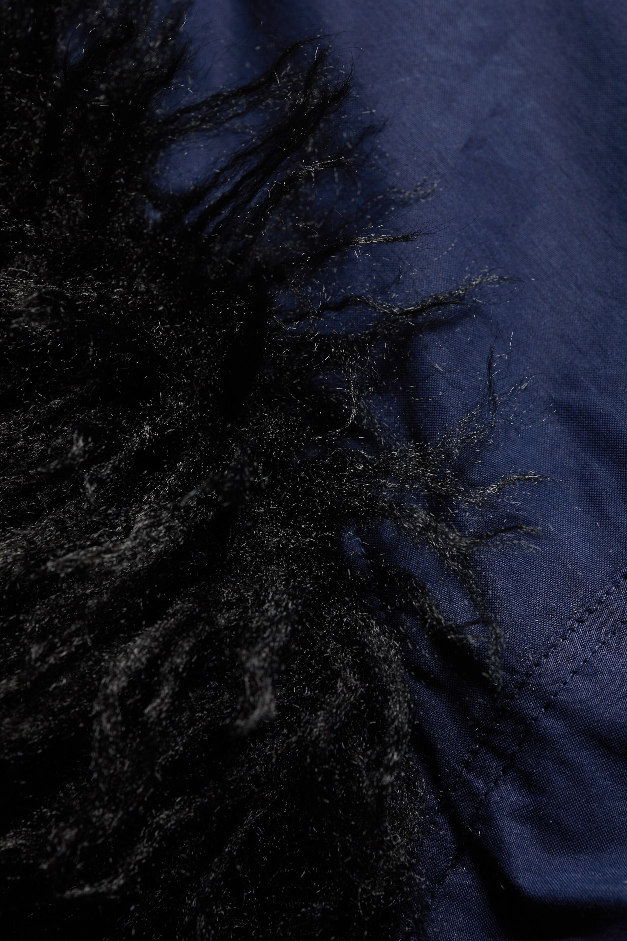 Dark Blue - Kapuzenschal aus Kunstfell - 2