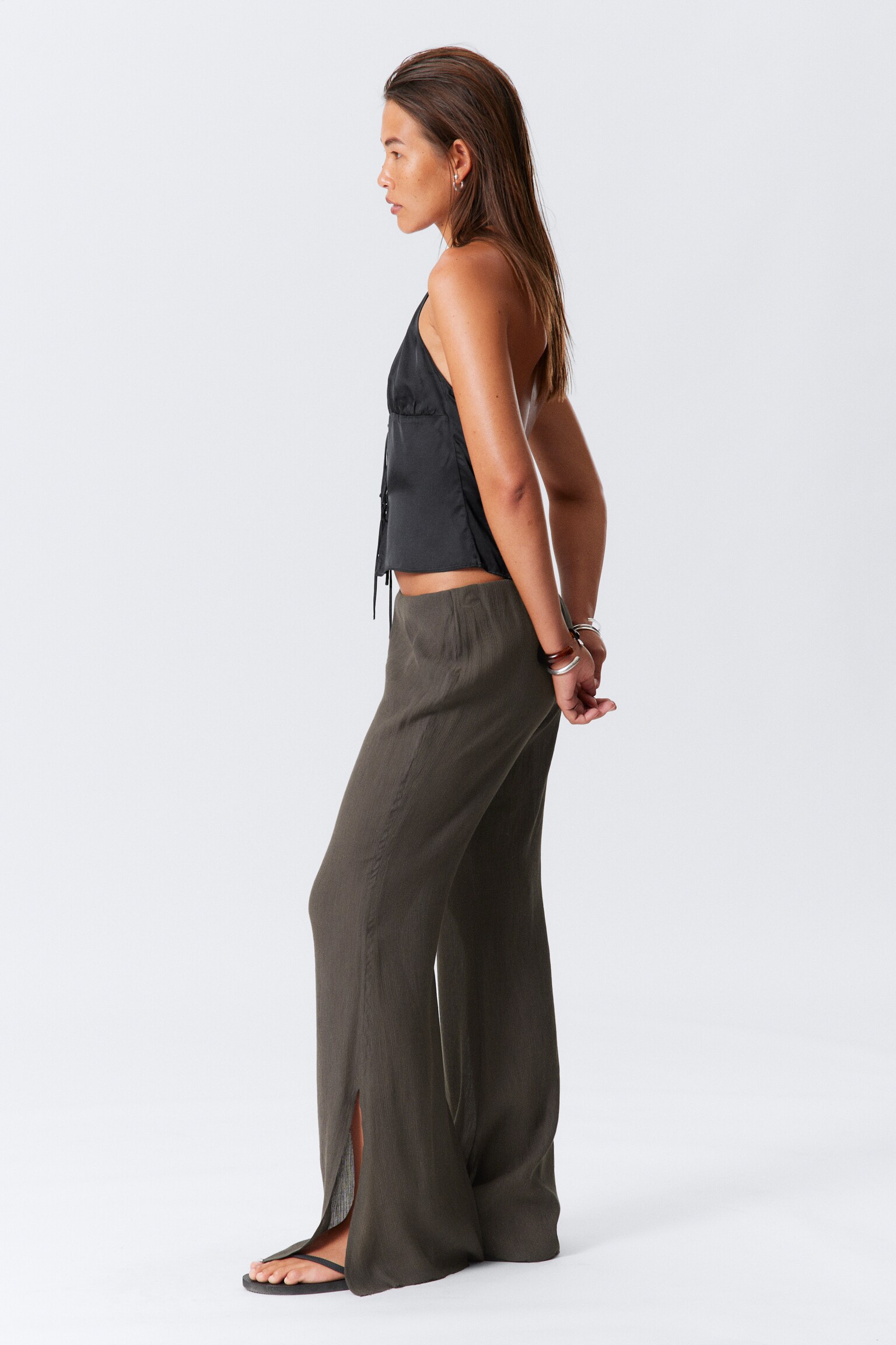 Low Rise Flared Crinkled Trousers - Dark Grey/Beige - 6