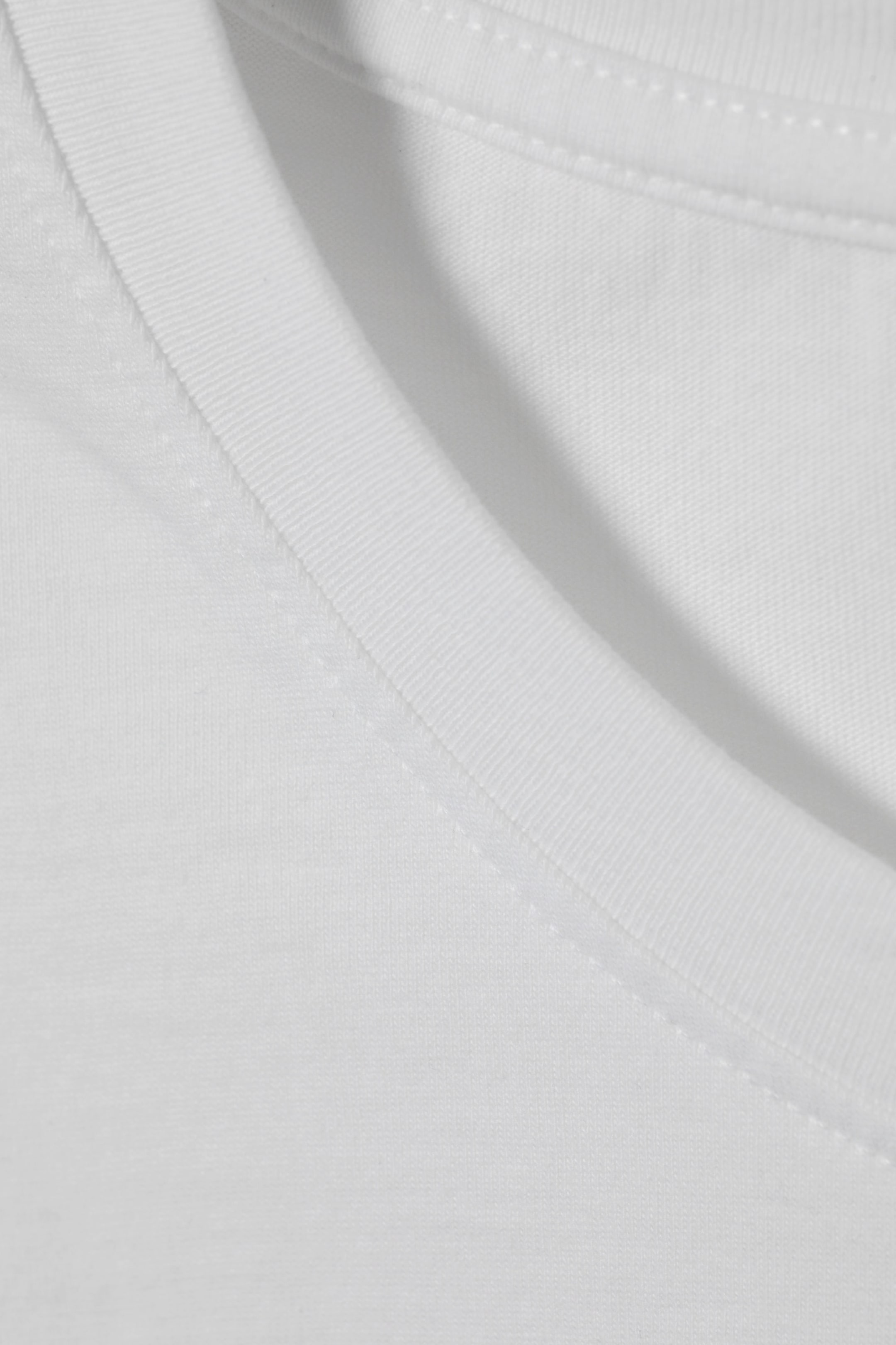 Weiß - Verkürztes T-Shirt mit kastigem Schnitt - 1