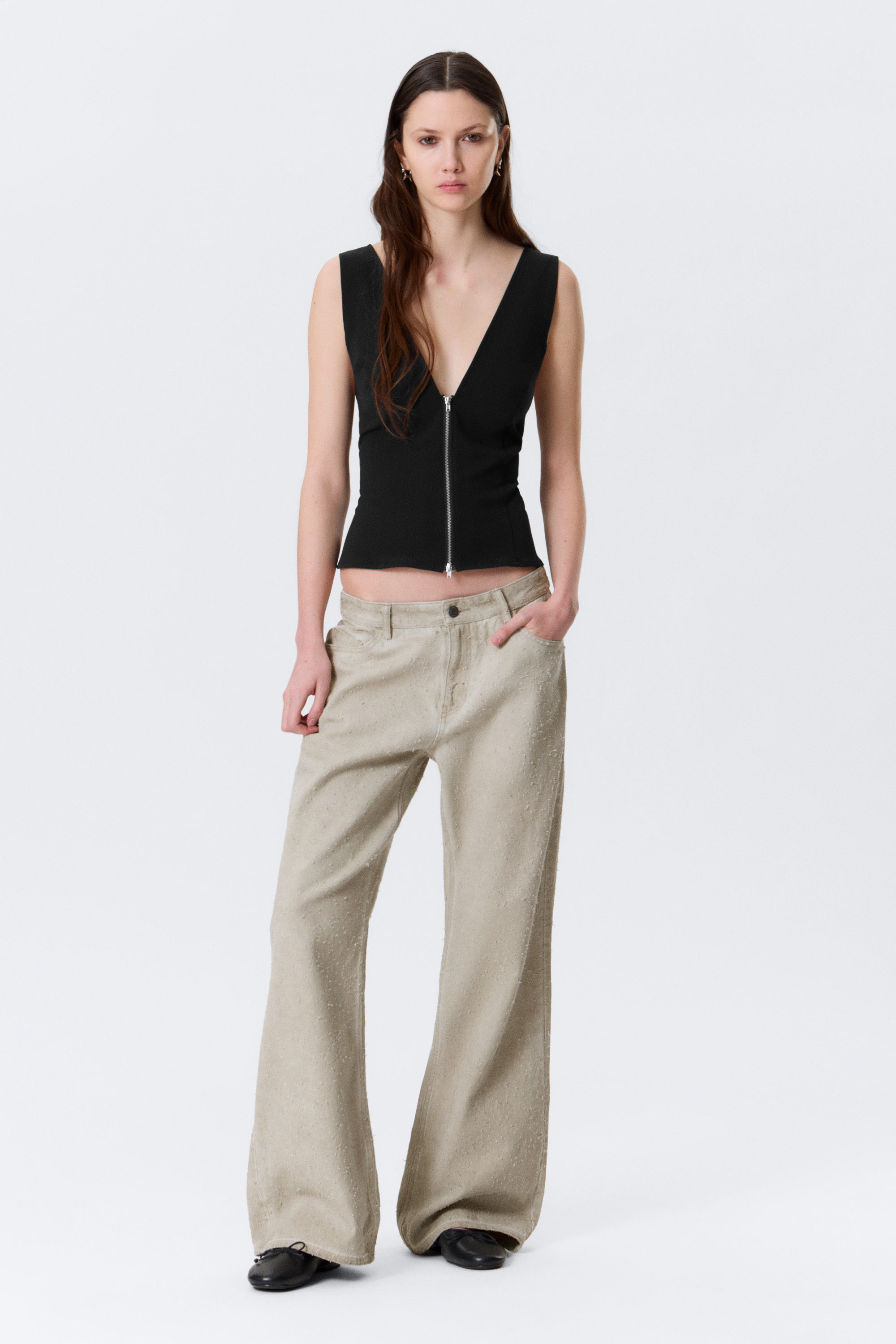 sleeveless v-neck zip top - Black | Weekday EU
