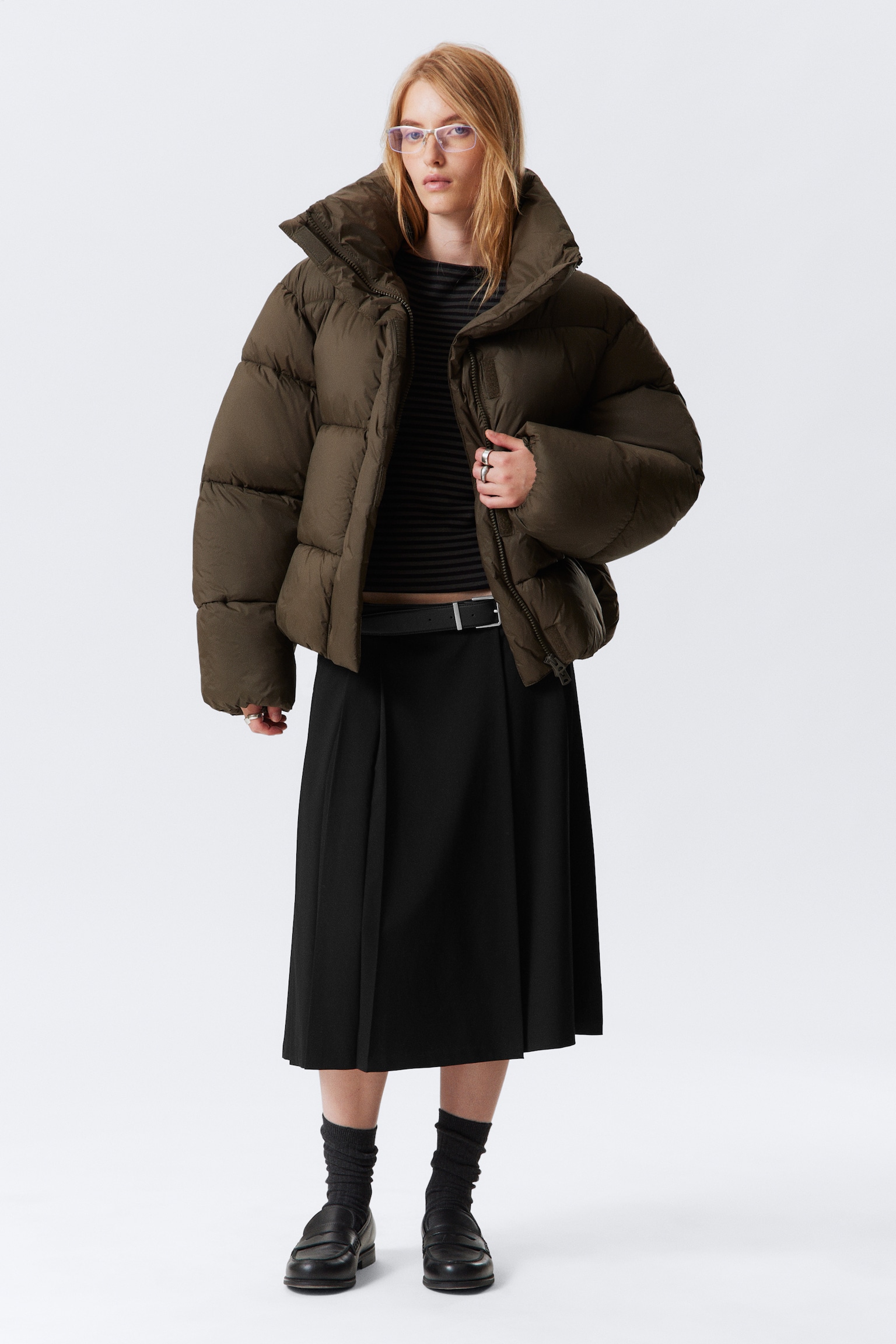 Short Oversized Puffer Jacket - Dark Brown/Black - 4