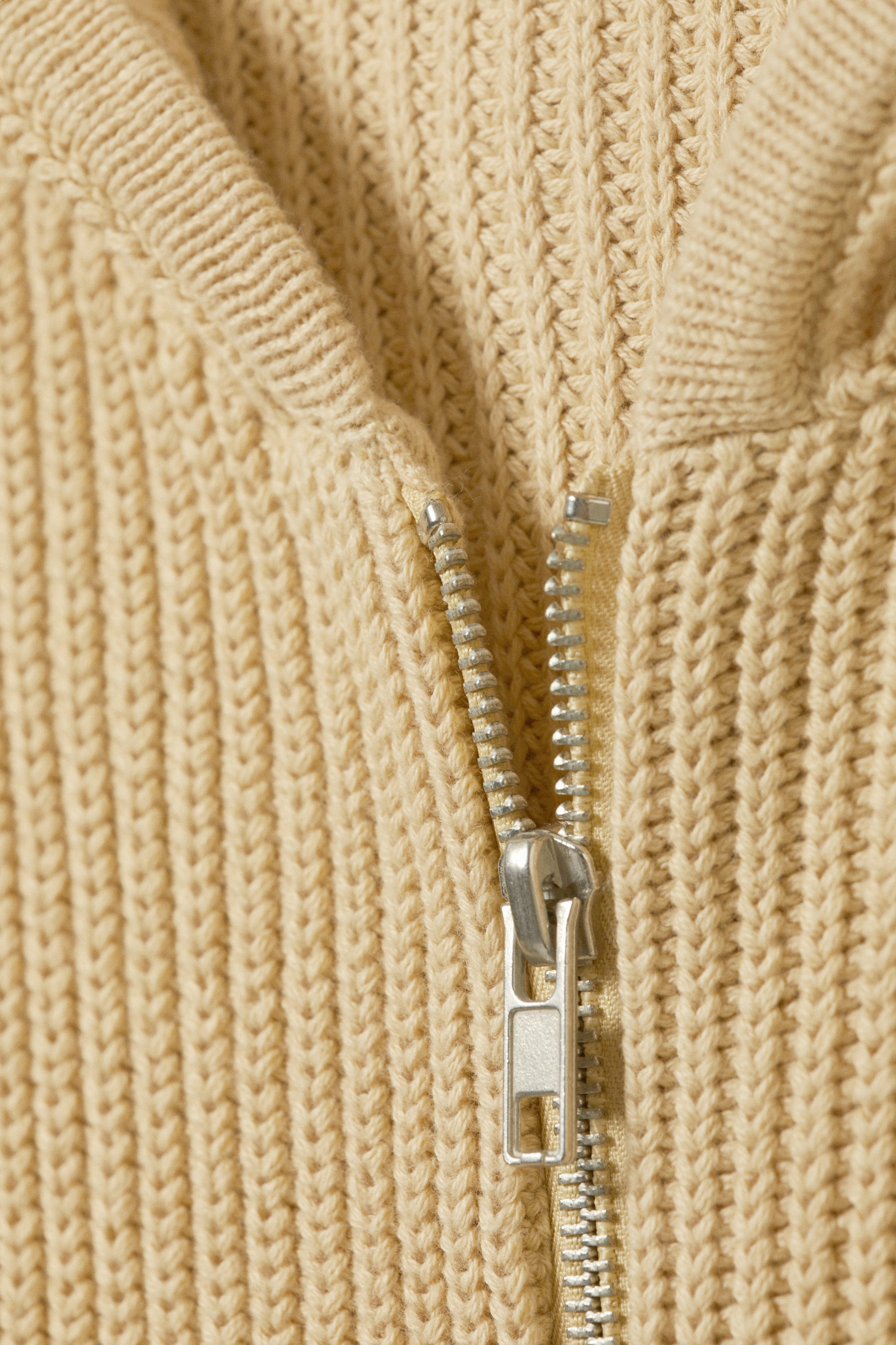 Beige - Langer Strickhoodie mit Reißverschluss - 5