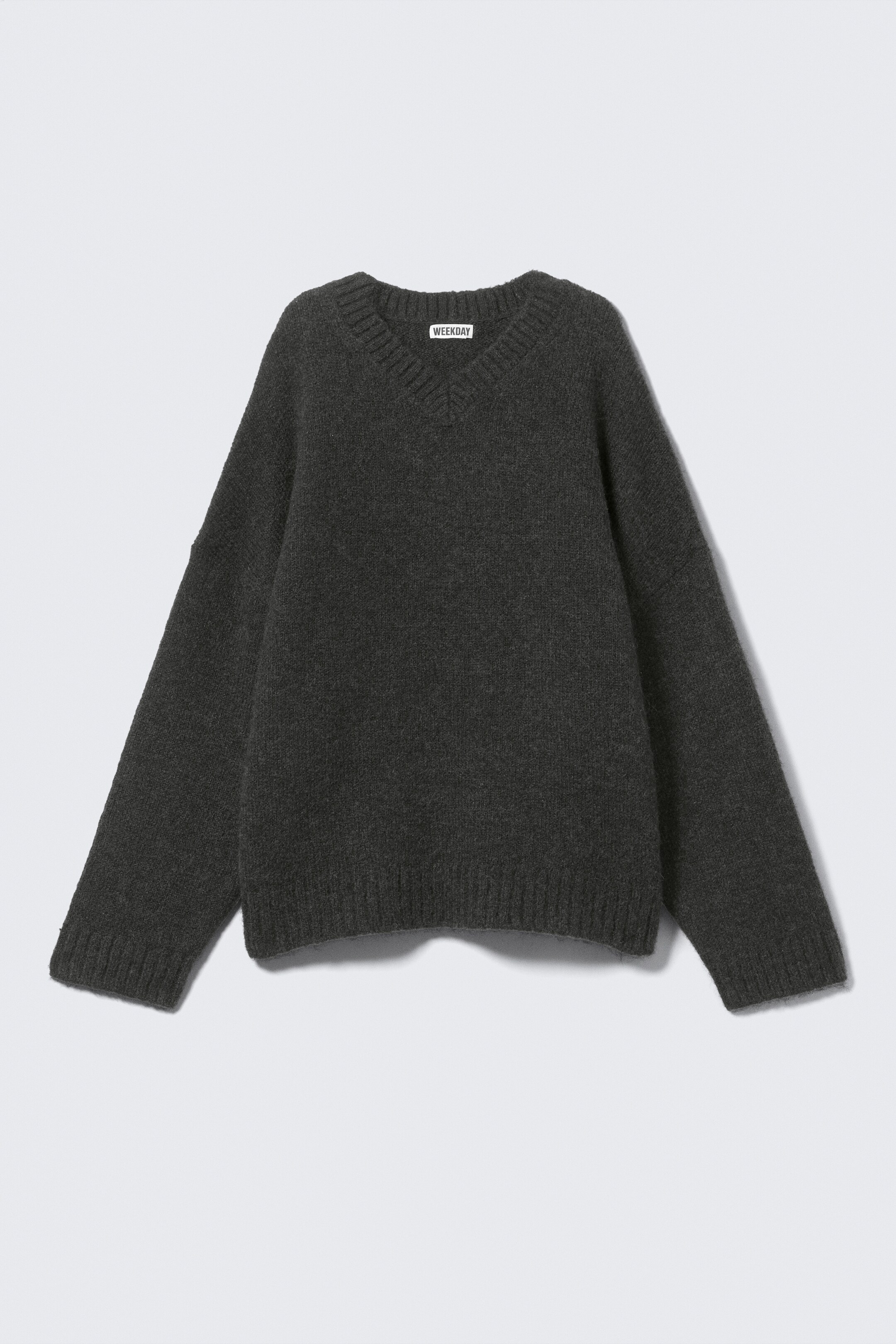 Visa större bild: Oversized V-ringad tröja i ullmix - Svart - DAM | H&M SE 4