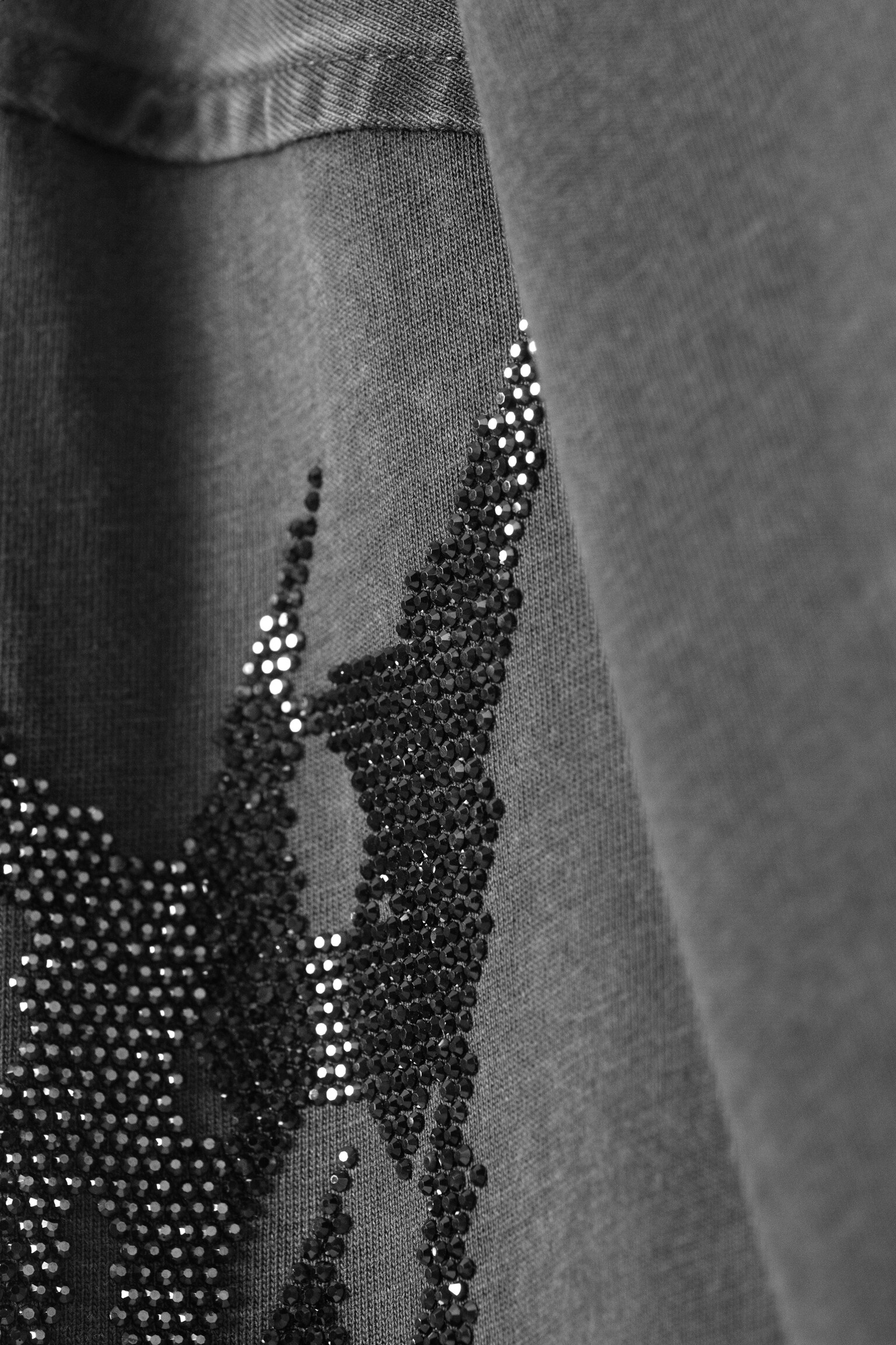 Oversized Long-Sleeved Rhinestone T-shirt - Dark Grey - 4