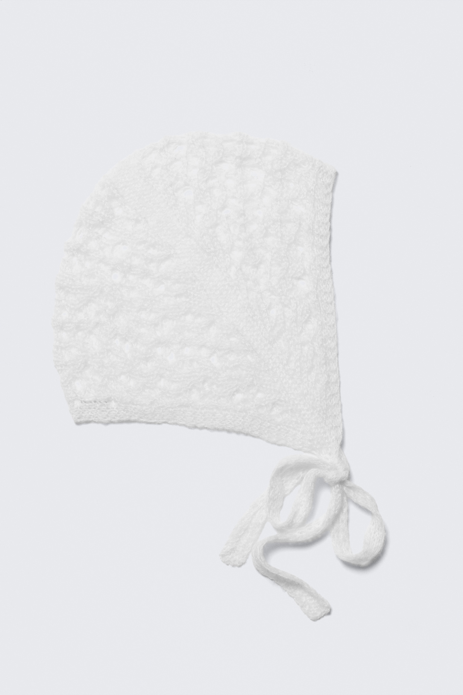 Weiches Strickhäubchen - Weiß/Schwarz