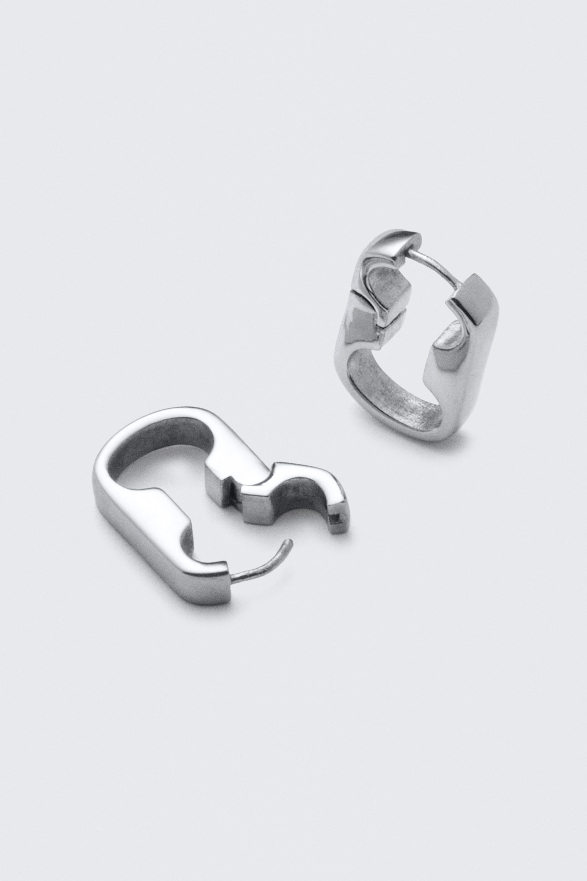 Silver - Steel Chain-Link Hoop Earrings - 1