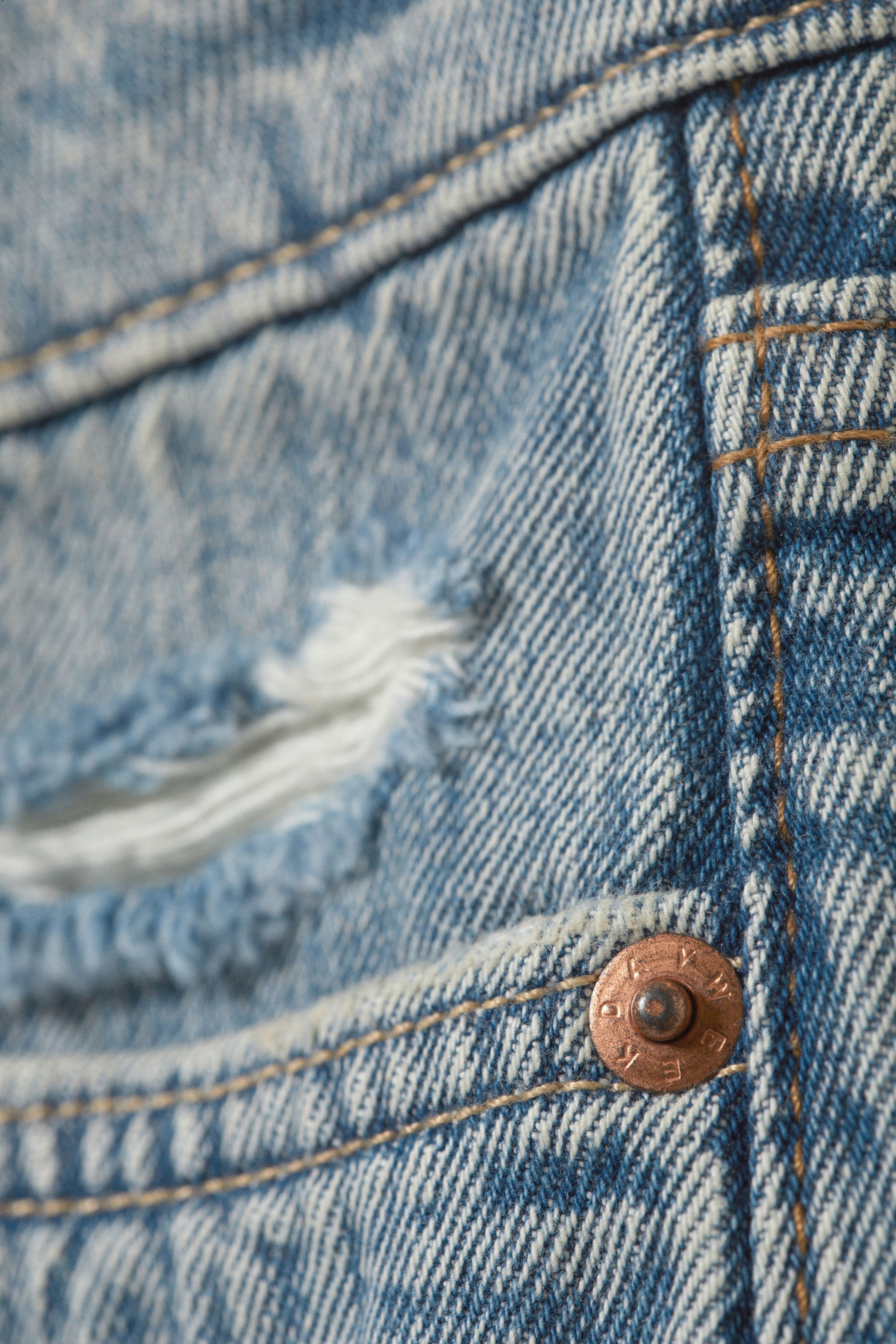 Lip Blue - Light Blue - Centure Low Rise Frayed Denim Mini Skirt - 4