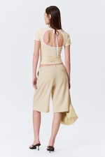 Light Beige - Loose Low Rise Three-quarter Length Suiting Shorts - 3