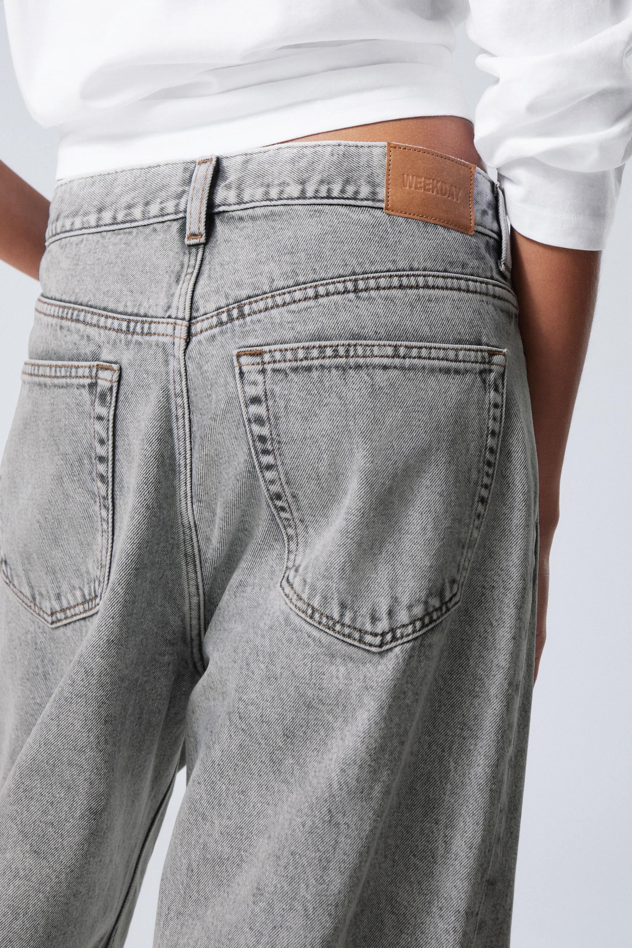 Monolith Grey - Light Grey - Galaxy Loose Straight Leg Jeans - 8
