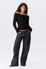 Black - Off-Shoulder Knitted Sweater - 0