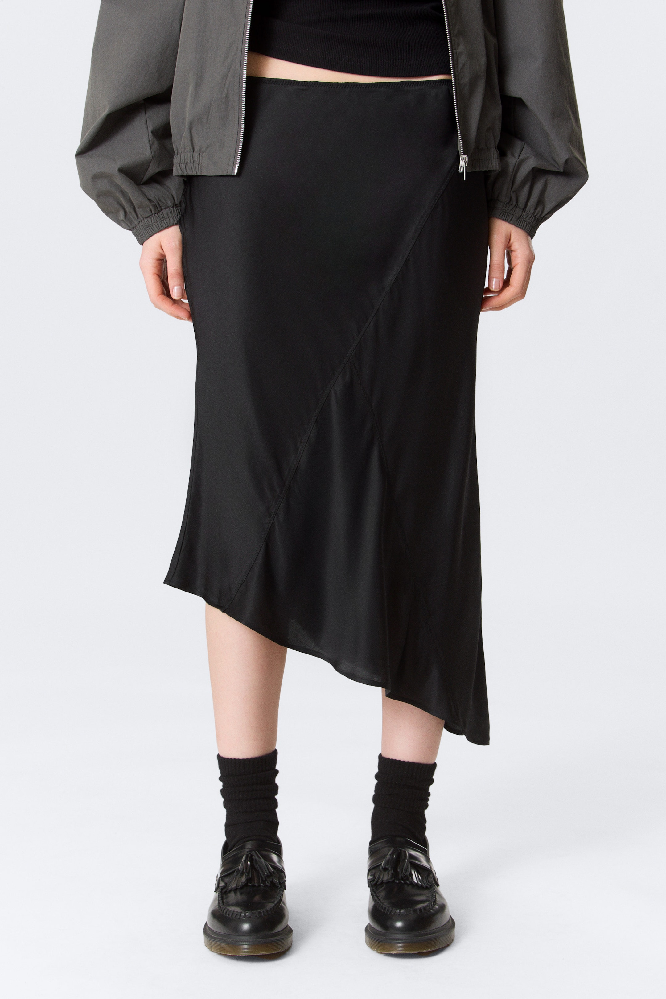 Black - Low Rise Satin Midi Skirt - 2