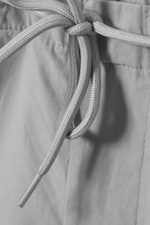 Grau - Lockere Fallschirm-Shorts - 1