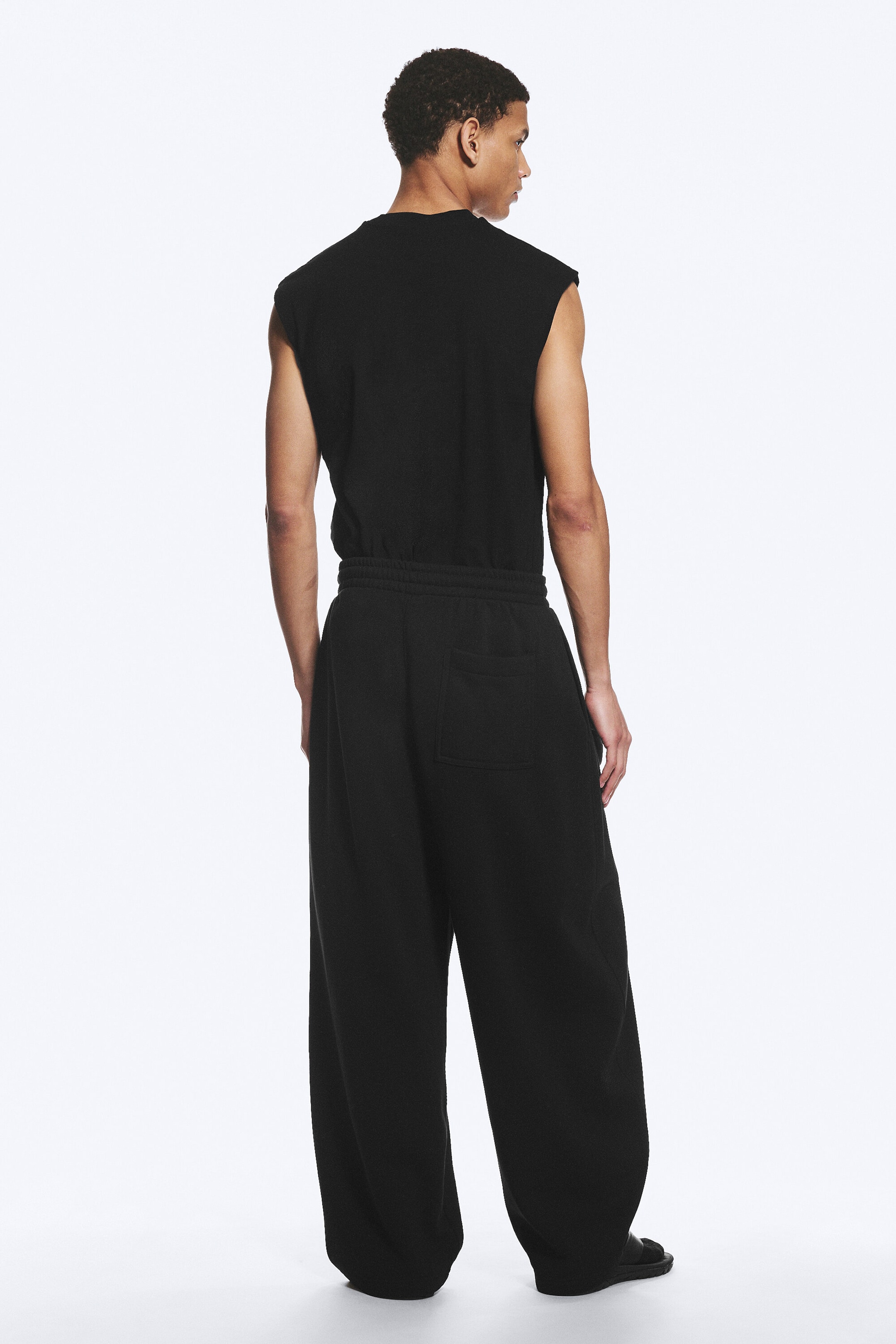 Donkerzwart - Loose Pleated Sweatpants - 3