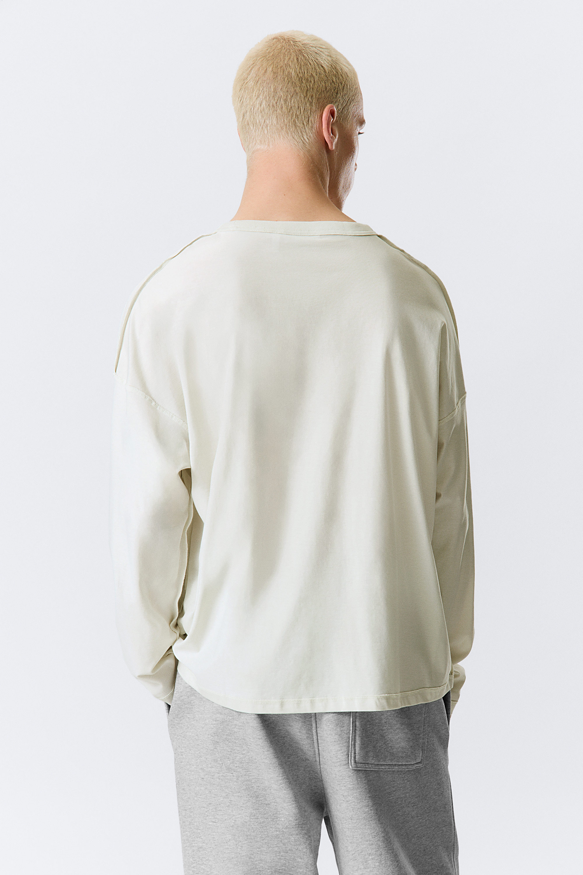 Dusty White - Wasp - Oversized Long-Sleeved Graphic T-shirt - 3