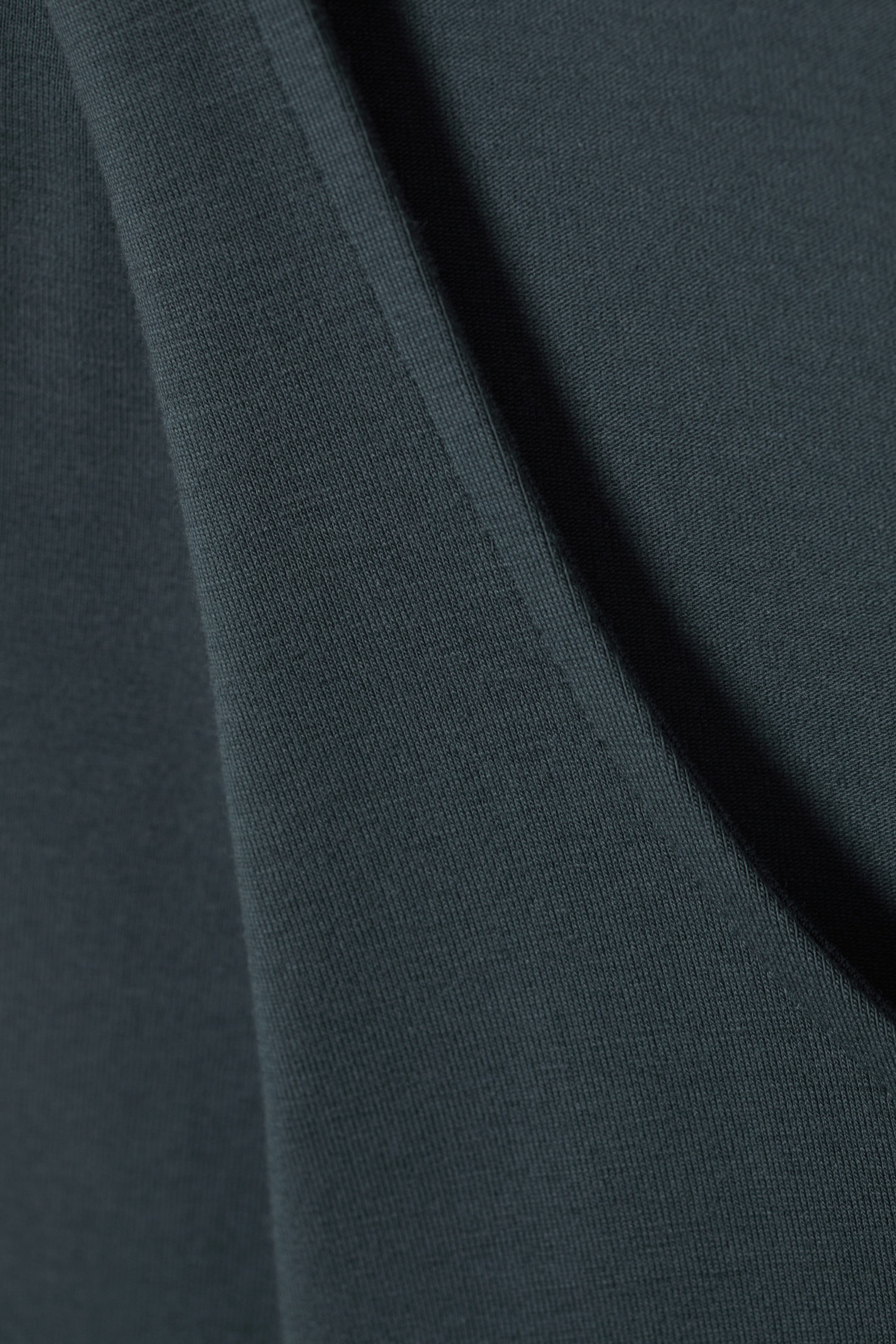 Petrol - Körpernahes Langarmshirt mit U-Ausschnitt - 1