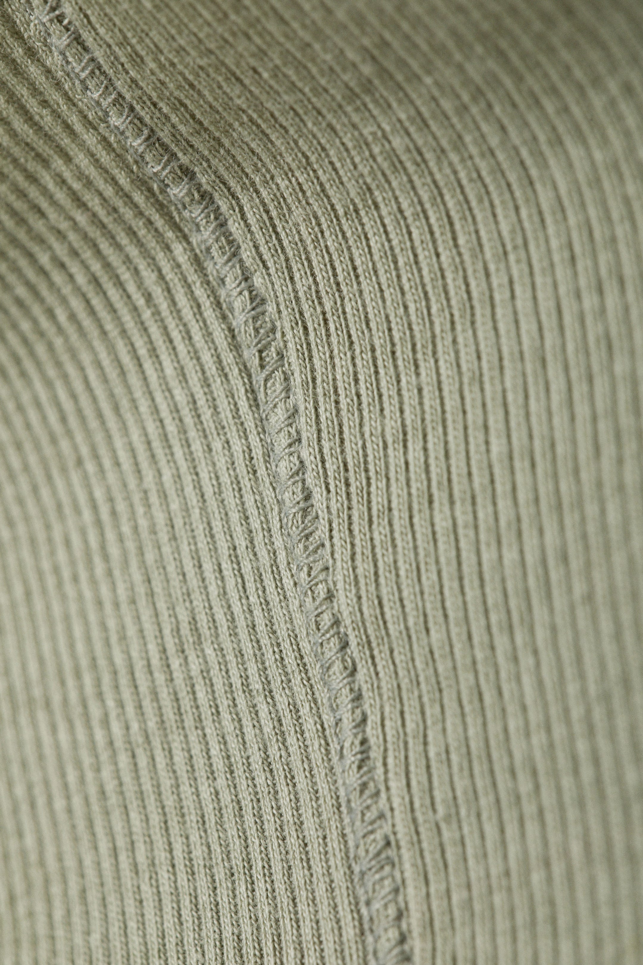 Dimmig khakigrön - Ribbad Mock Neck T-shirt - 1