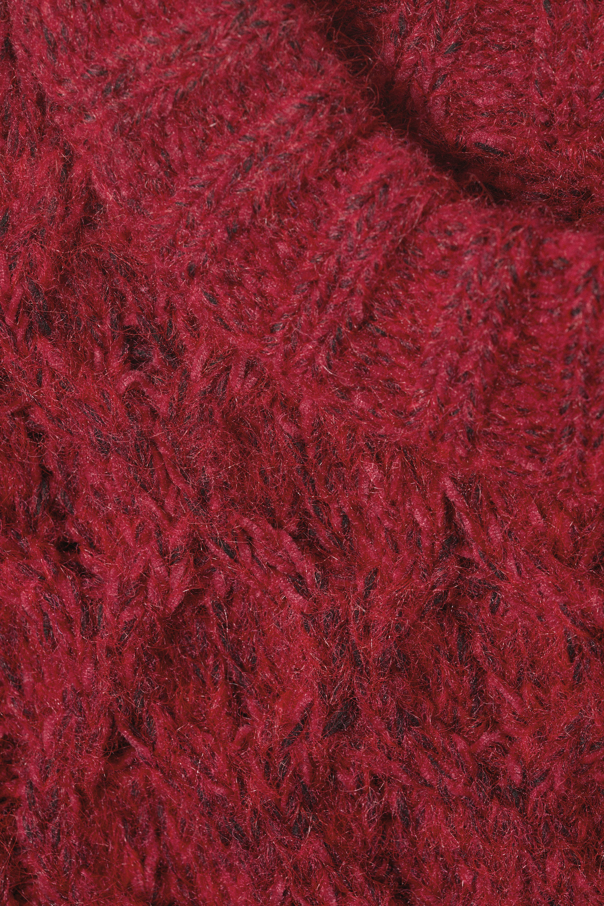 Leuchtendes Rot - Langer, strukturierter Strickpullover mit Zopfmuster - 4