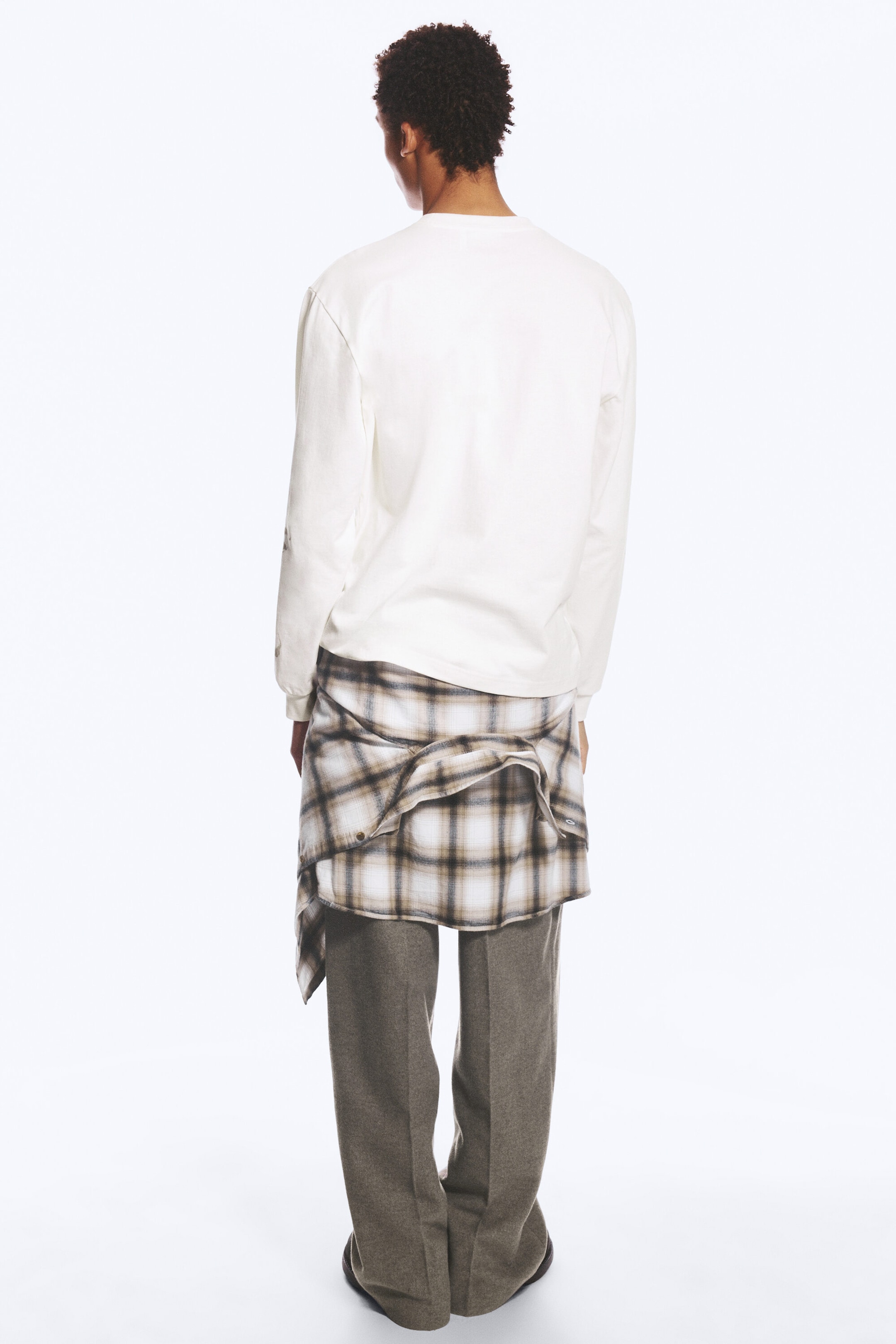 Dusty White - Long - Relaxed Graphic Long-Sleeved T-shirt - 6