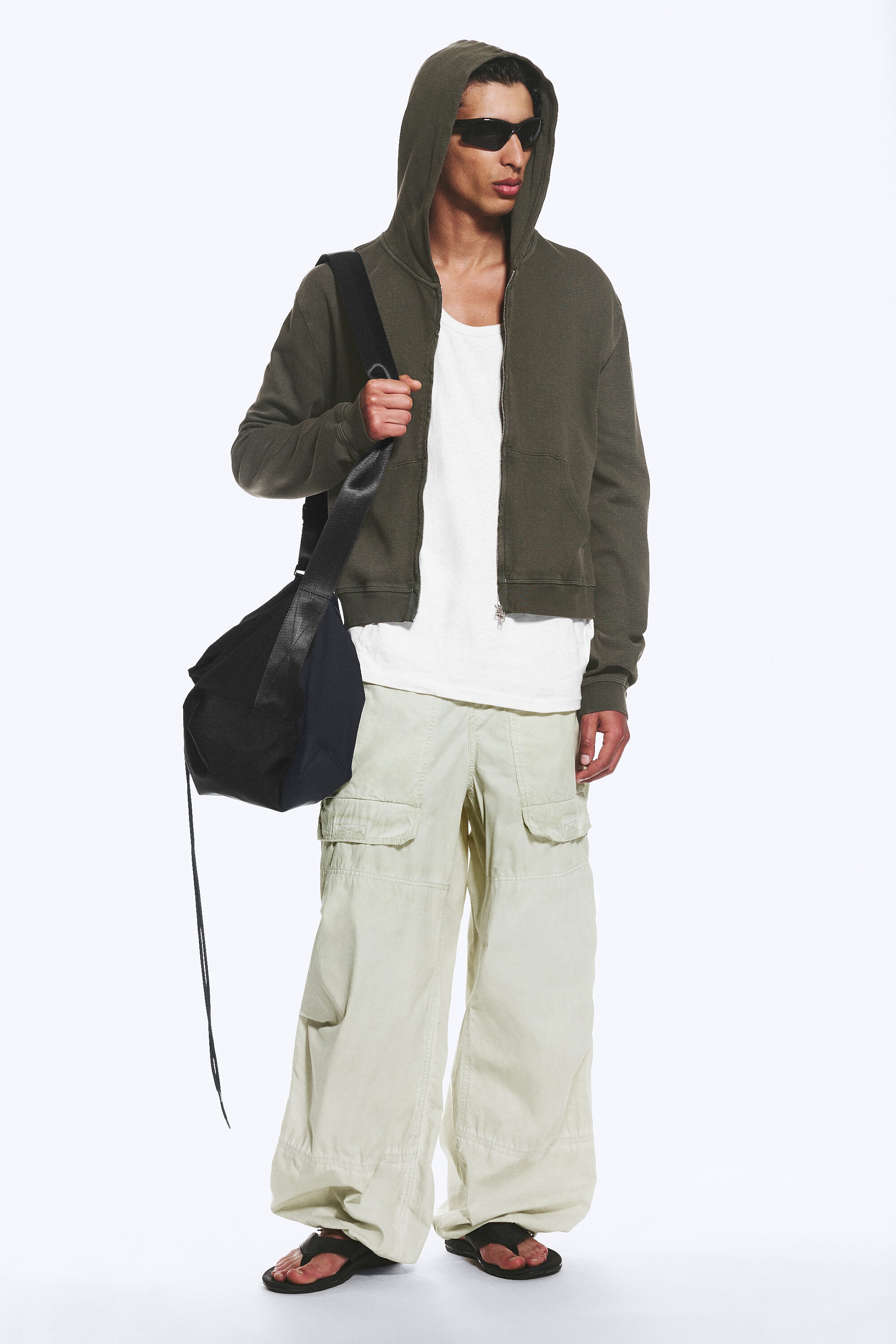 Dunkles Khakigrün - Verkürzter Zip-Hoodie - 1