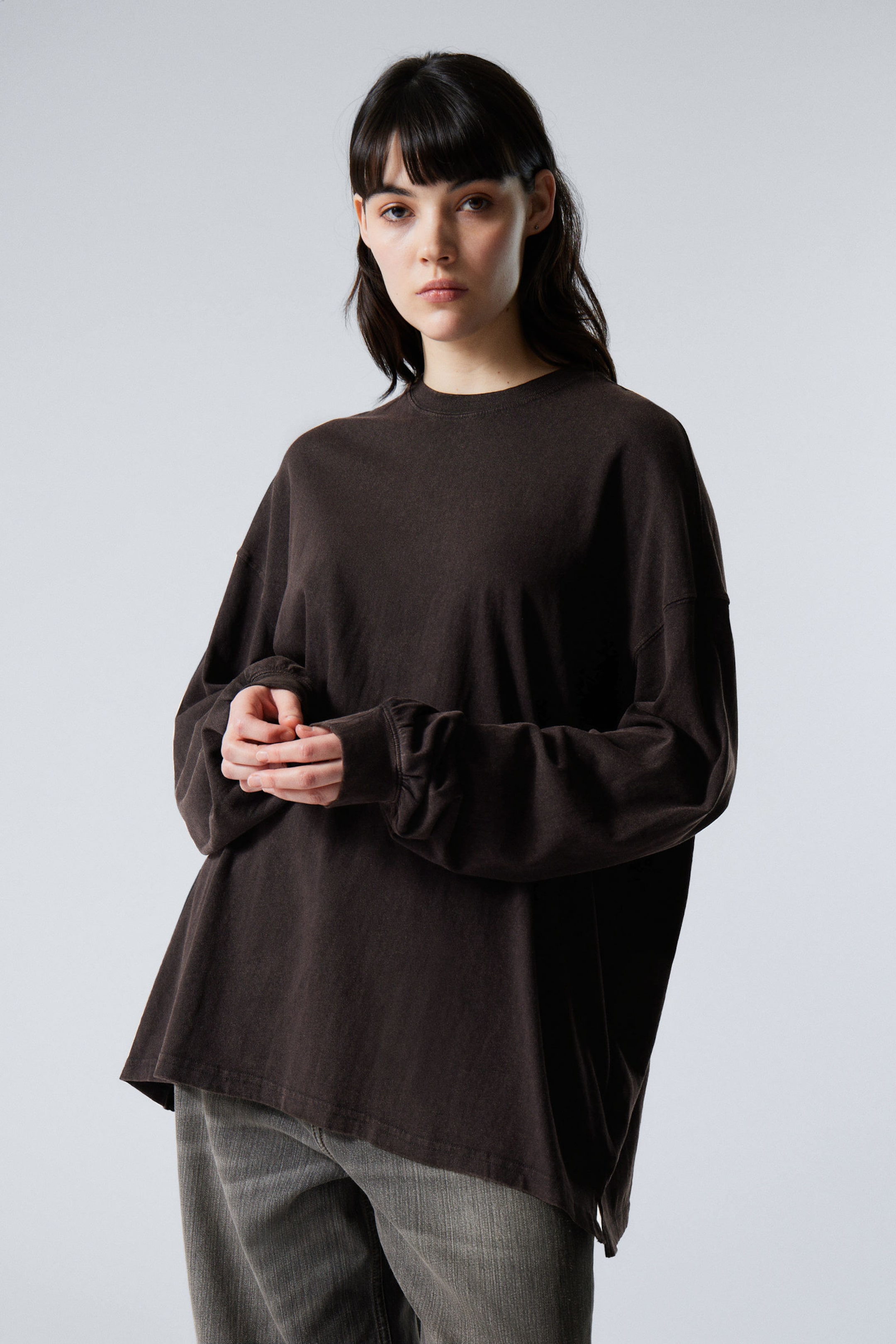 Verwaschenes Schwarz - Langärmeliges Oversize-T-Shirt - 1