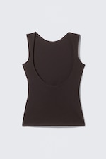 Mörkbrun - Linne med öppen rygg och båtringning - 1