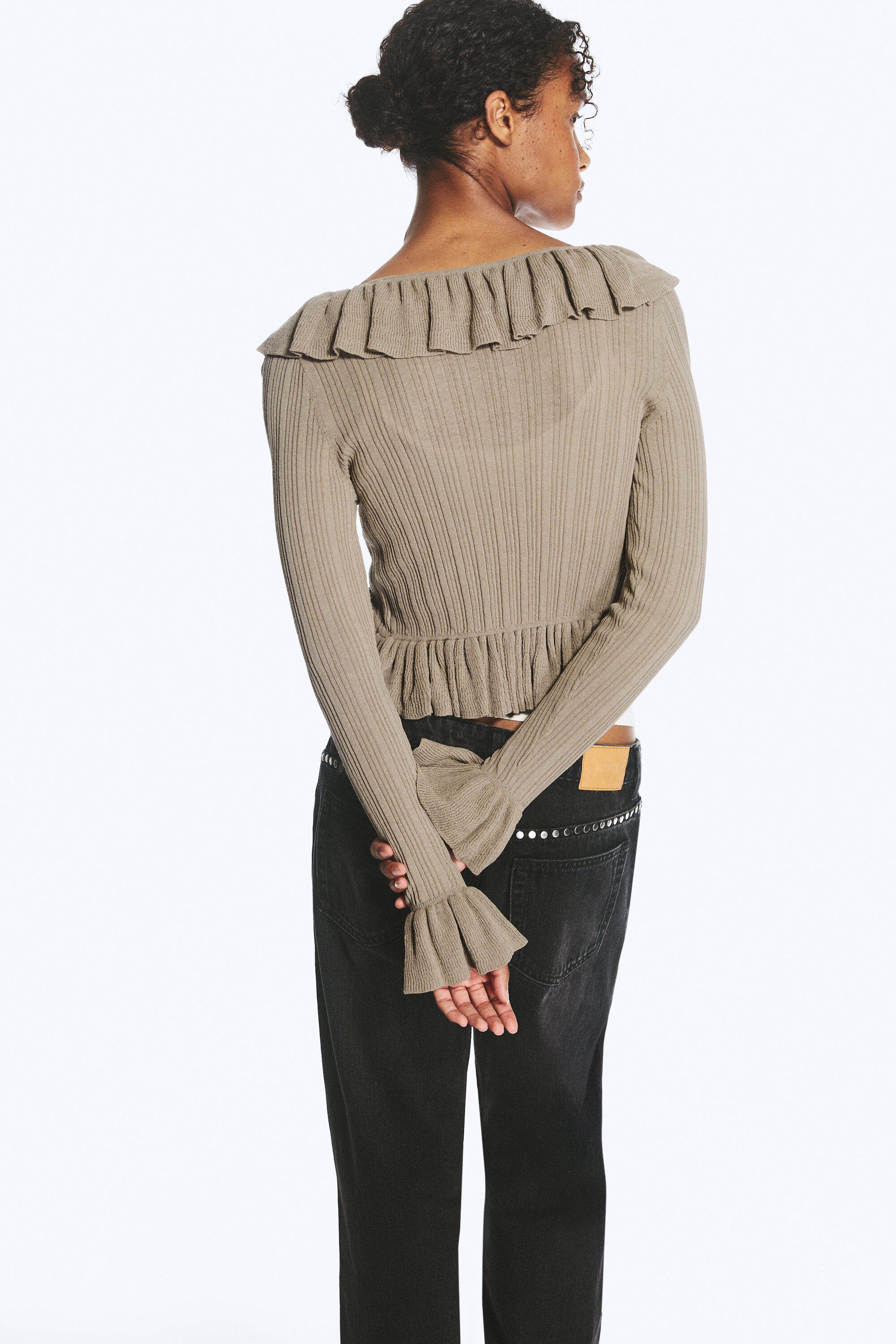 yulia b frilled knitted v-neck cardigan - Dusty Khaki Green | Monki EU